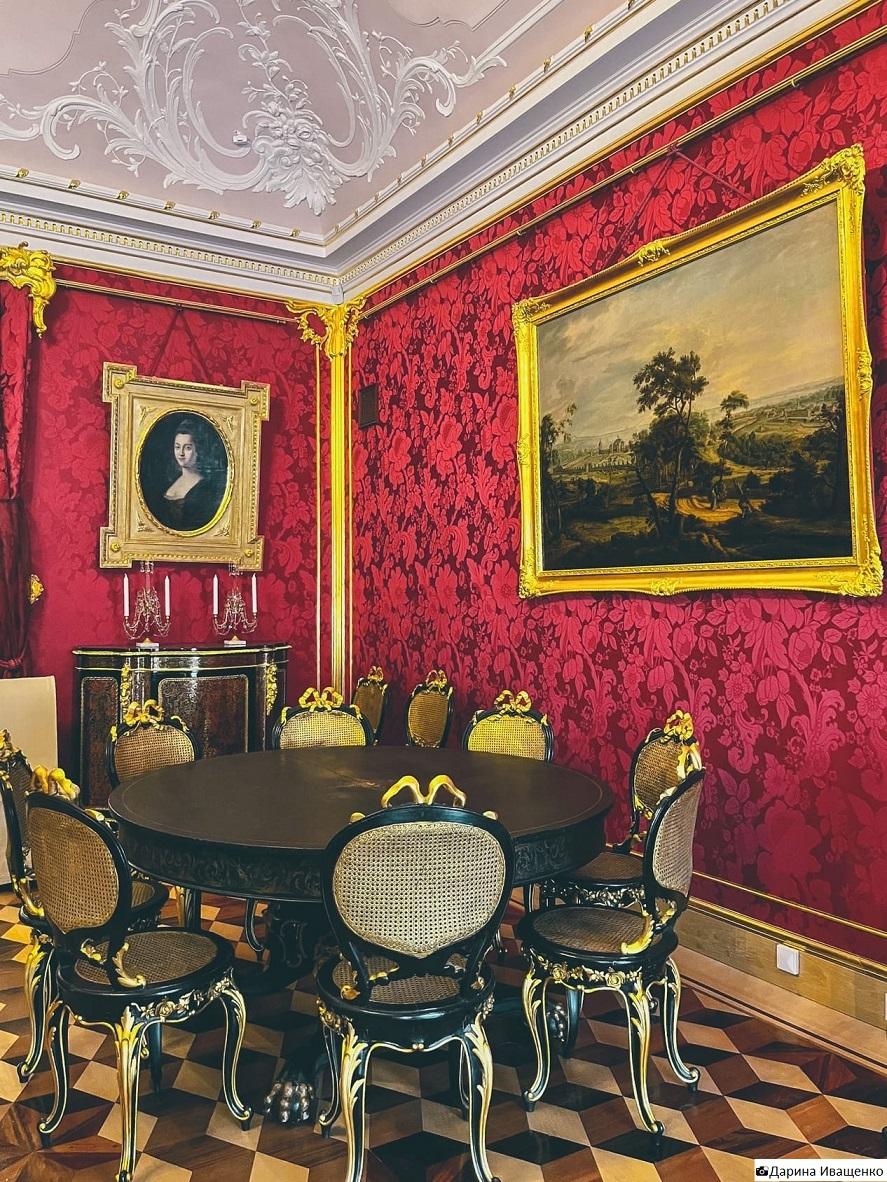 887x1182  Экскурсия в Ораниенбаум 1590₽ – Первые линии