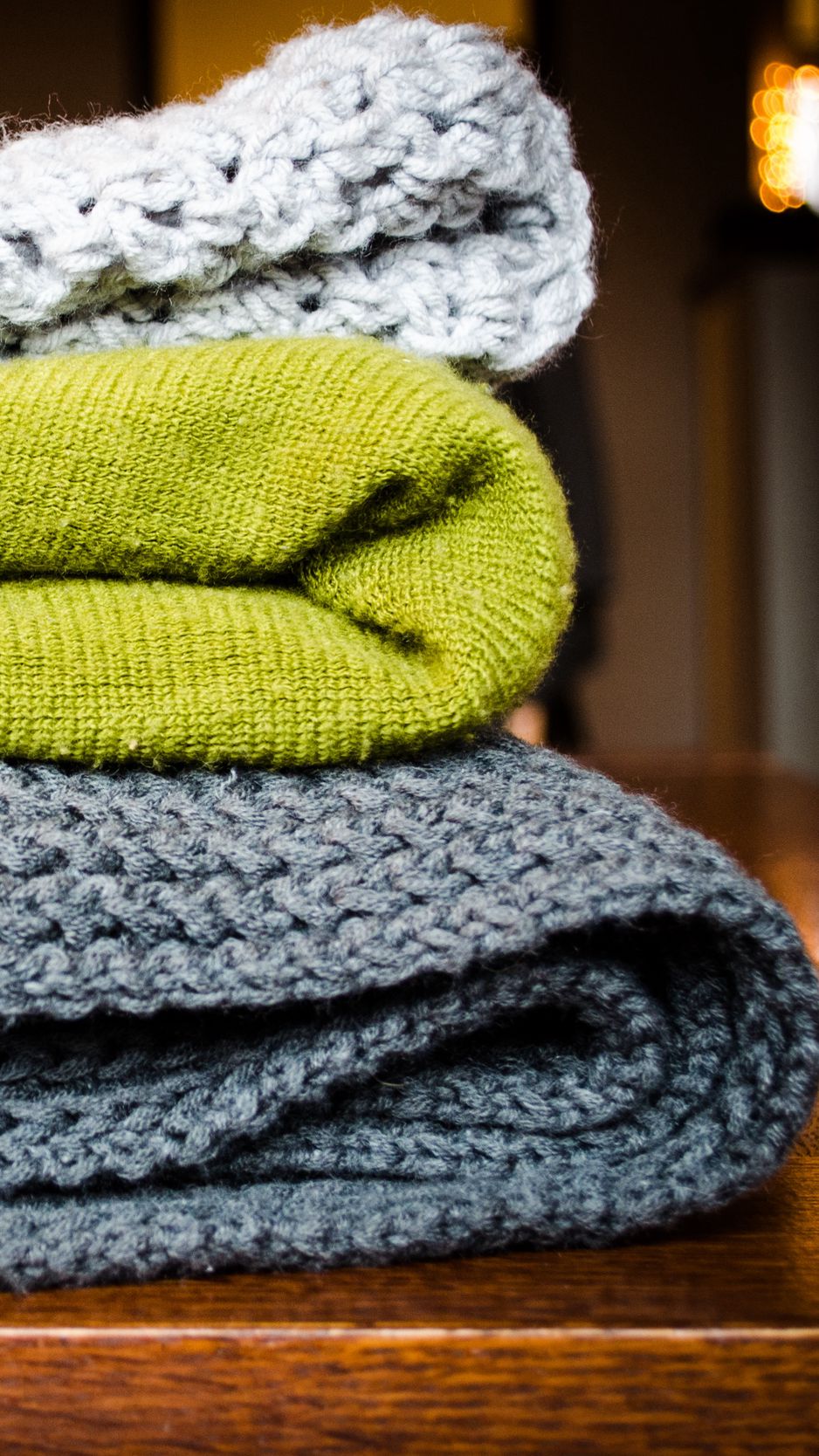 938x1668  Скачать 938x1668 шарфы, вязаные, вещи обои, картинки iphone 8/7/6s/6 for  parallax