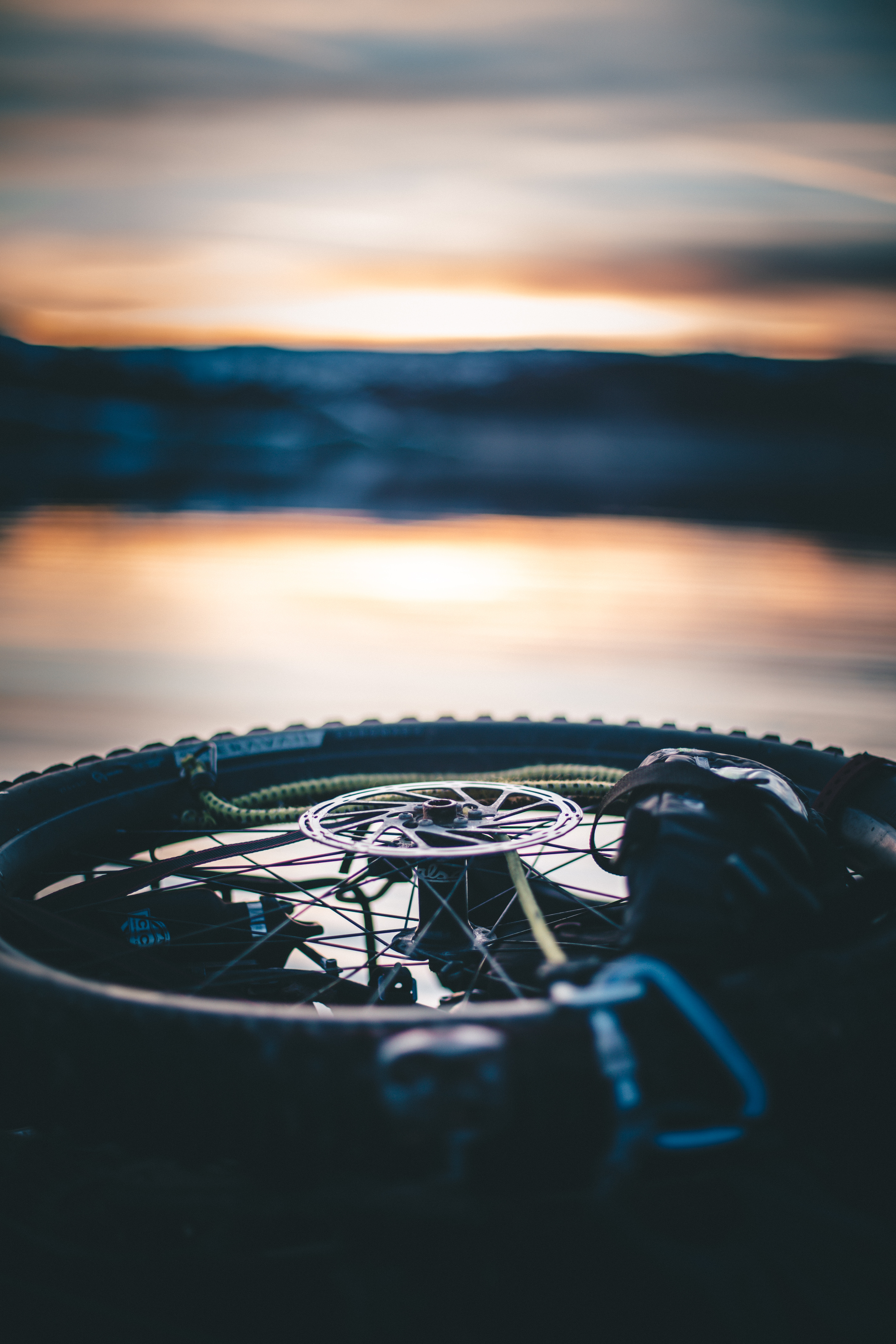 5792x8688  Скачать обои \"Спицы\" на телефон в высоком качестве, вертикальные картинки  \"Спицы\" бесплатно