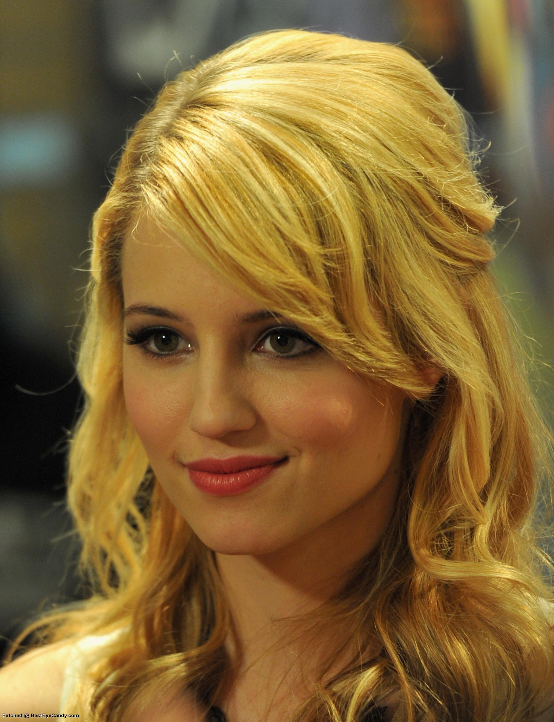 2304x3000   Dianna Agron 03 750x1334 iPhone 8/7/6 / 6S wallpaper background image image