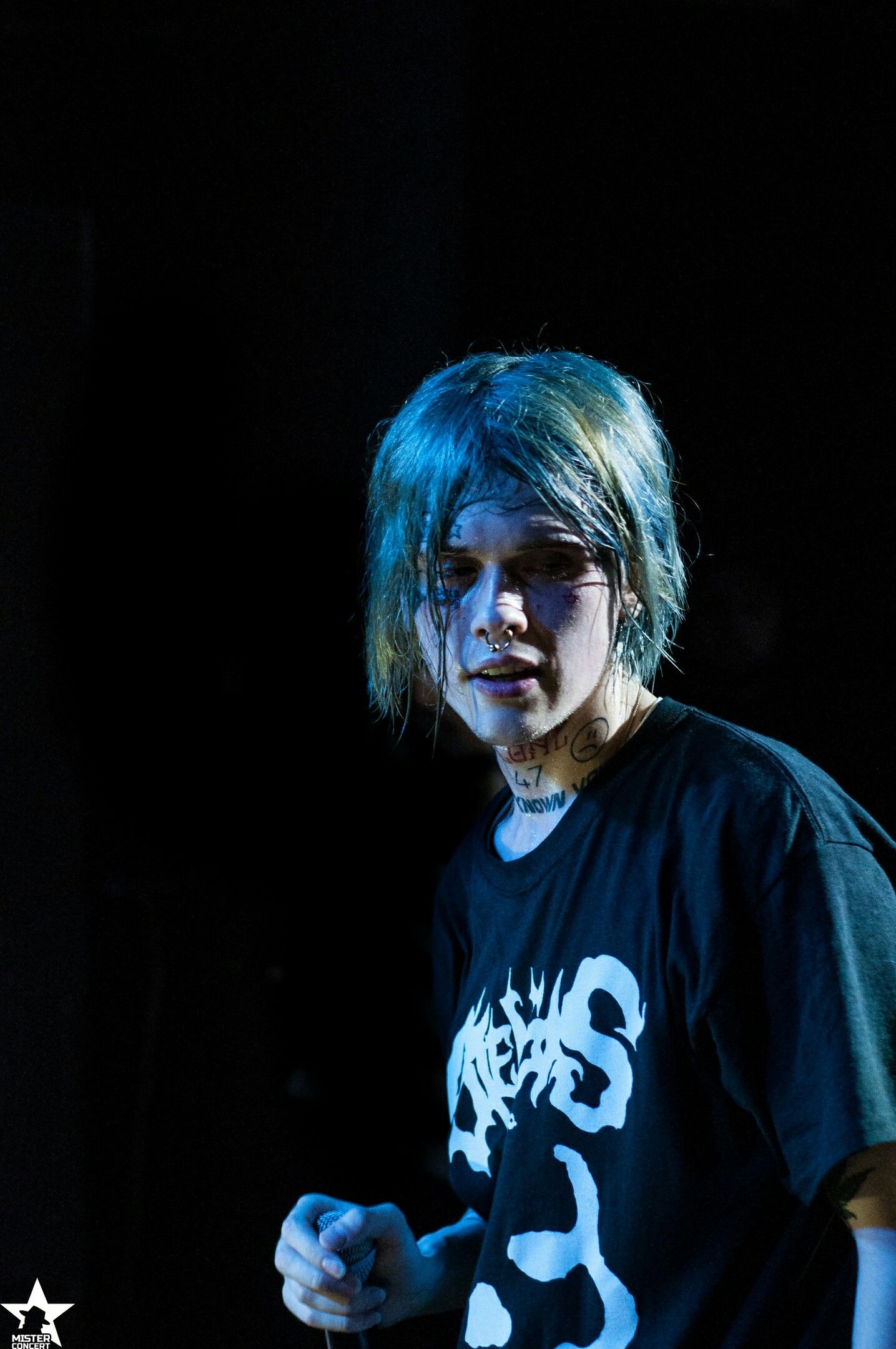 1435x2160  джизус