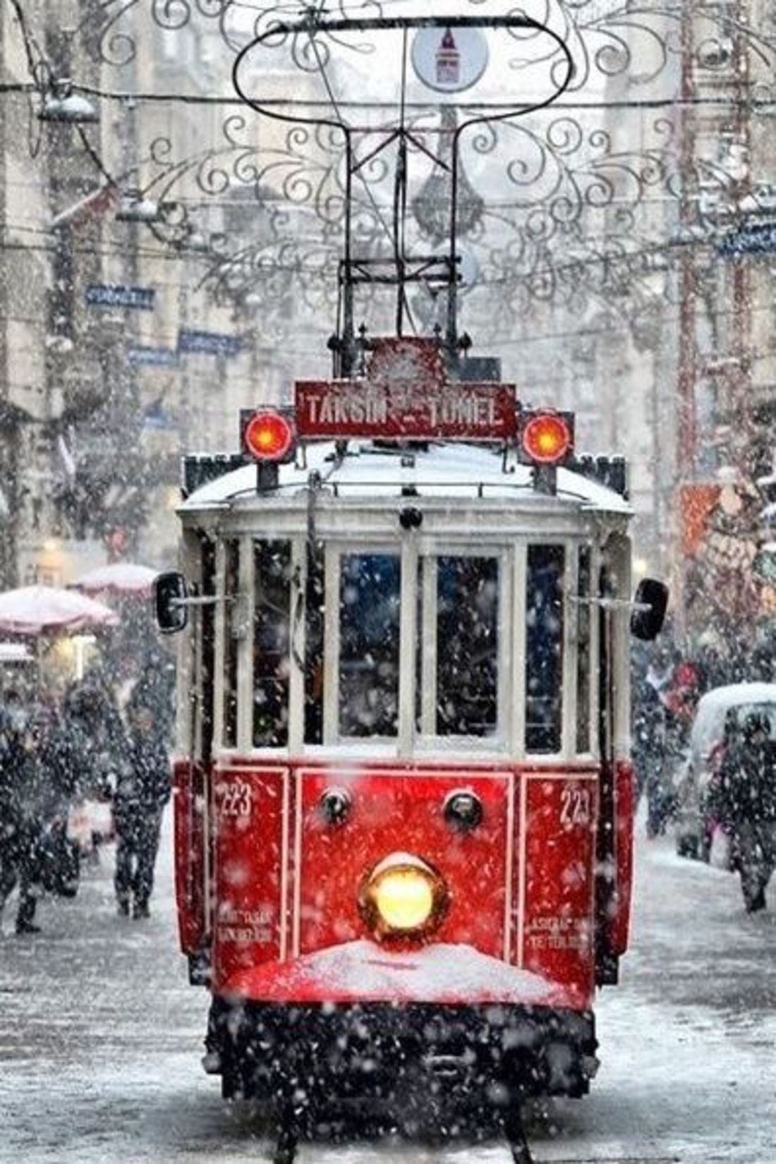 1100x1650  Зимний город - Картинка на телефон / Обои на рабочий стол №1325634