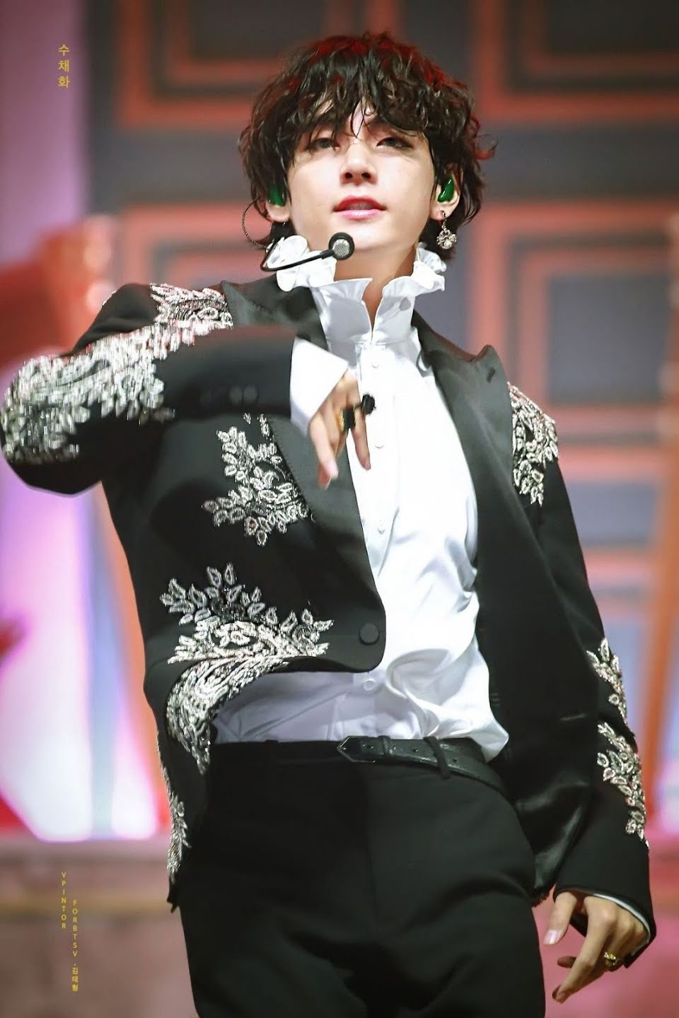 960x1440  Как изменился Ким Тэхён: много-много фоток Ви из BTS 😍 | theGirl