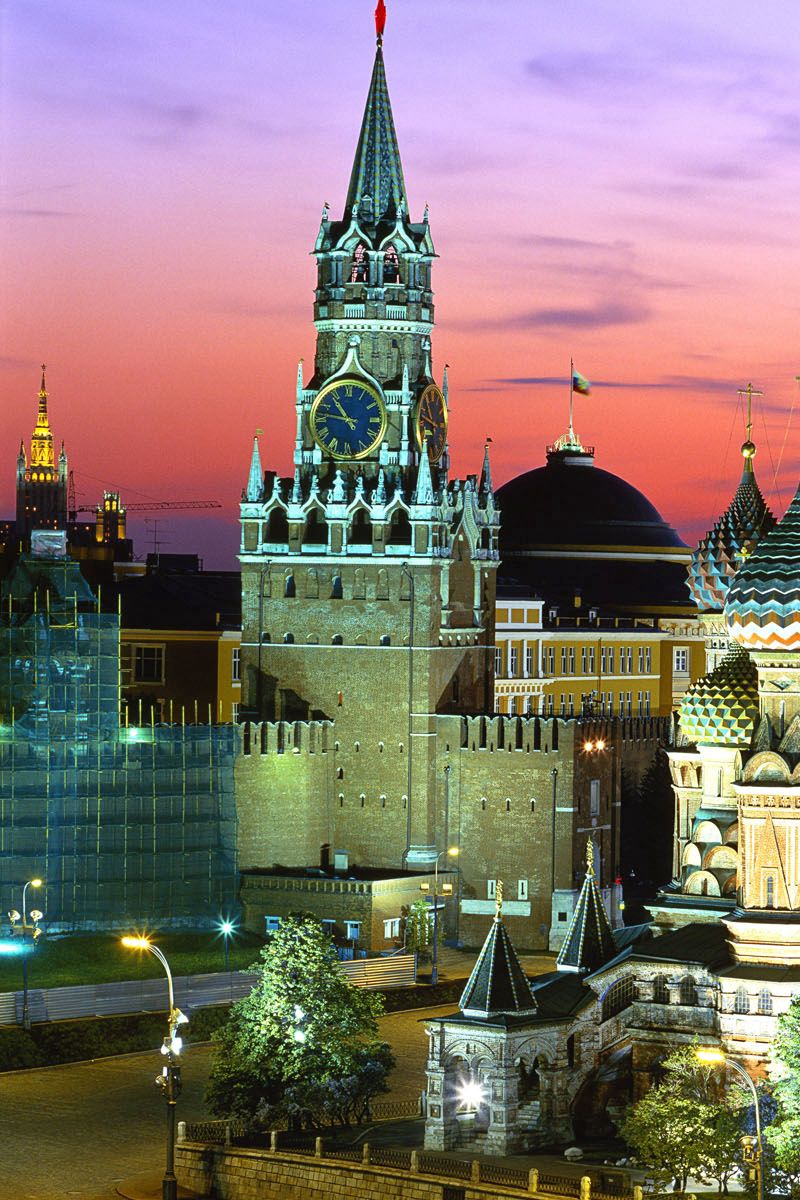 800x1200  Скачать 800x1200 город, москва, россия, кремль обои, картинки iphone 4s/4  for parallax