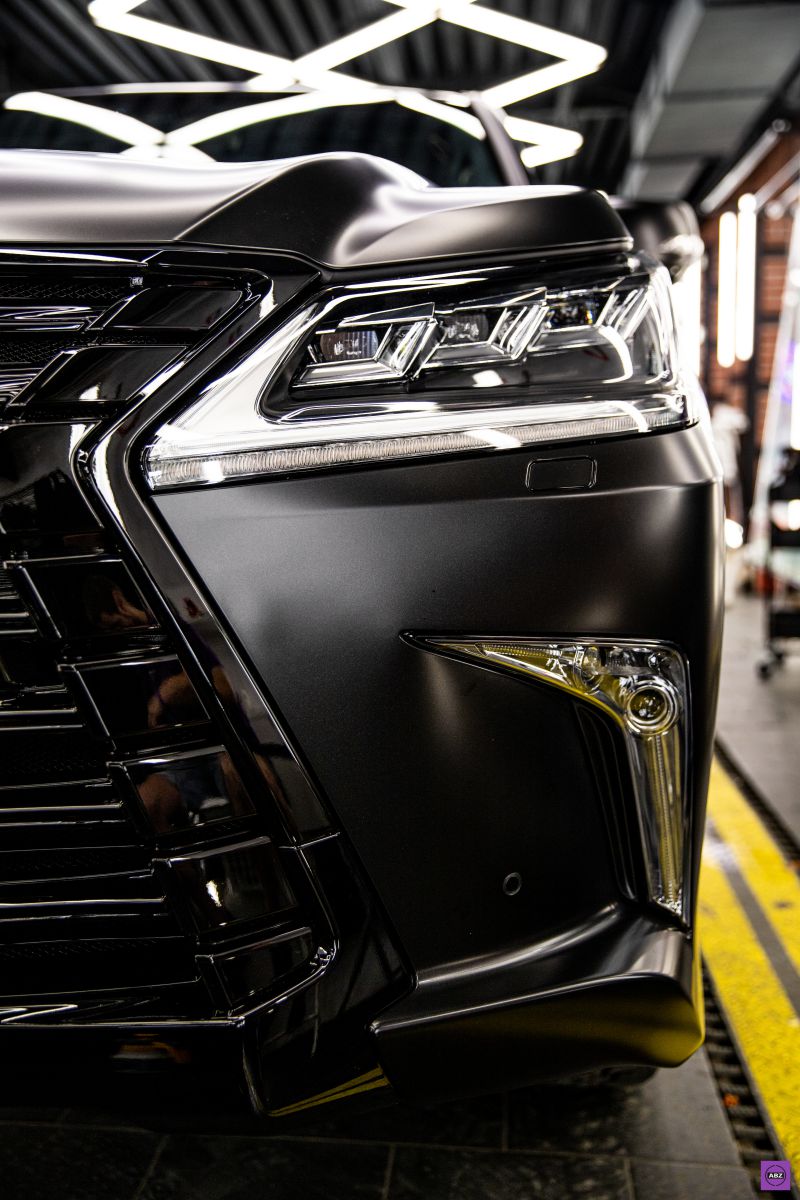 800x1200  Матовая антигравийная пленка на автомобиль Lexus LX570 Черный 19.11.20