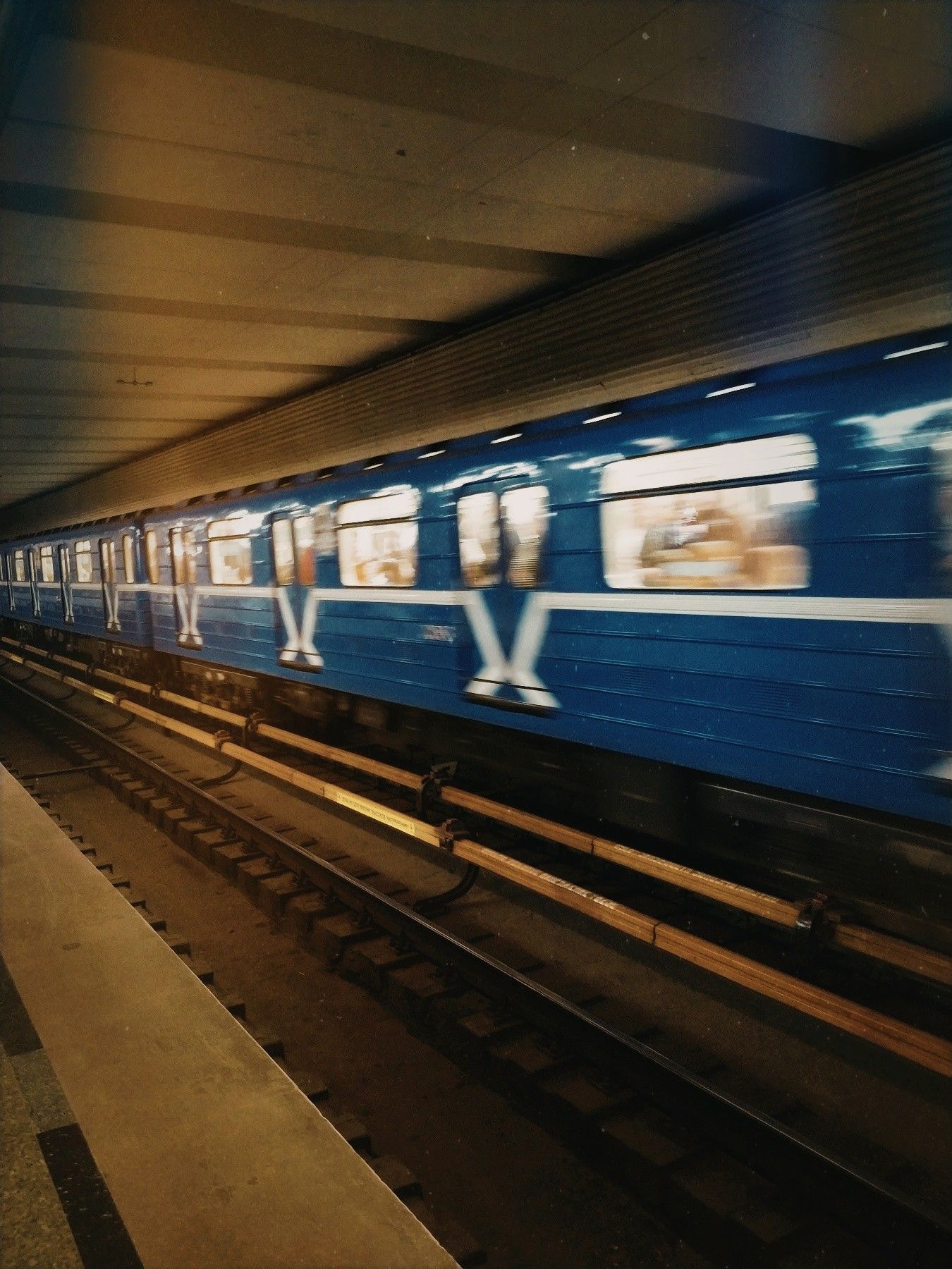 1350x1800  Wallpapers iPhone | Обои для подростков, Абстрактные фотографии, Фотоколлаж