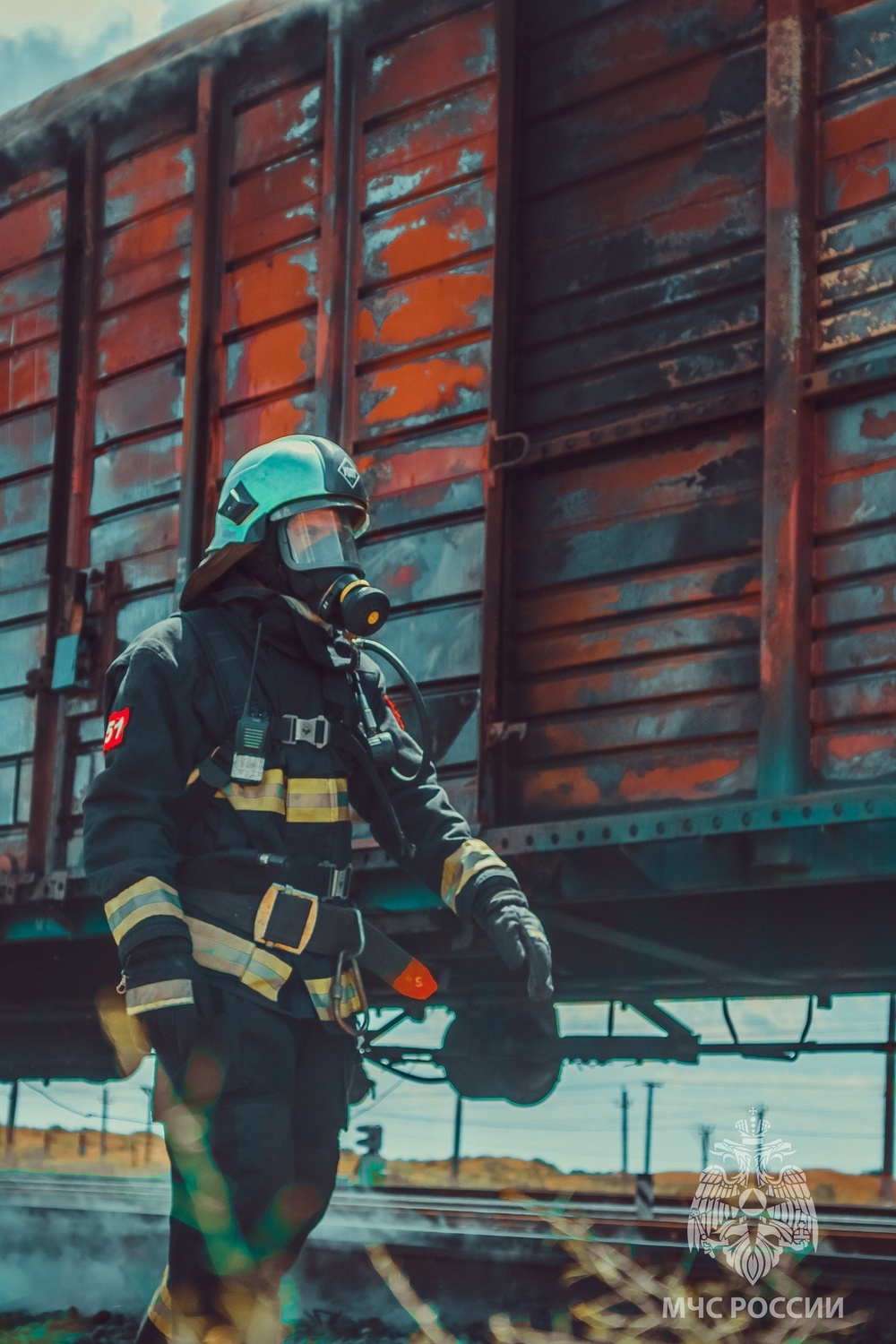 1000x1500  Как в Астрахани тушили горящий вагон с пероксидом водорода: эпичные кадры