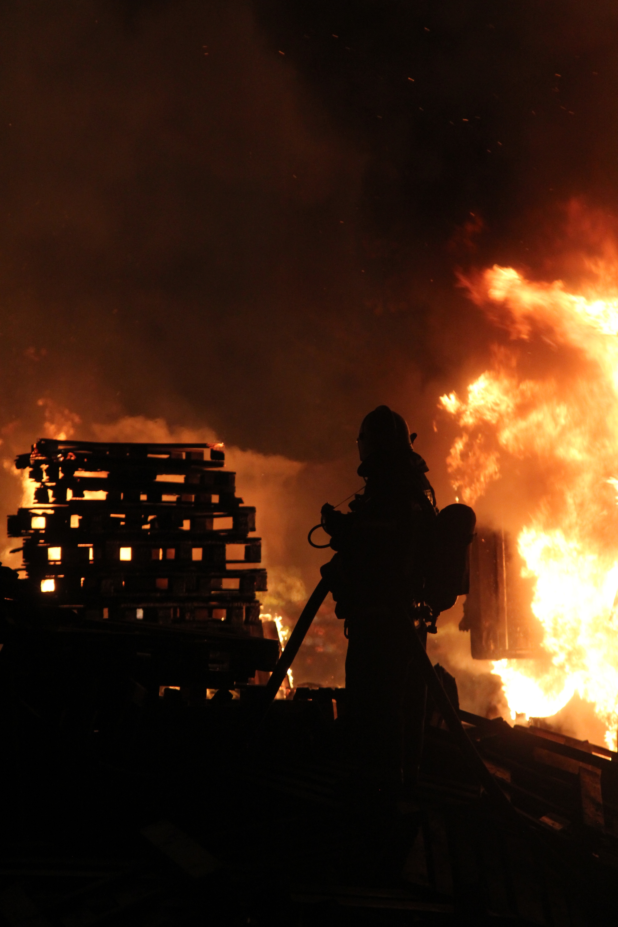 2048x3072  Работа пожарных, часть 7 | Пикабу