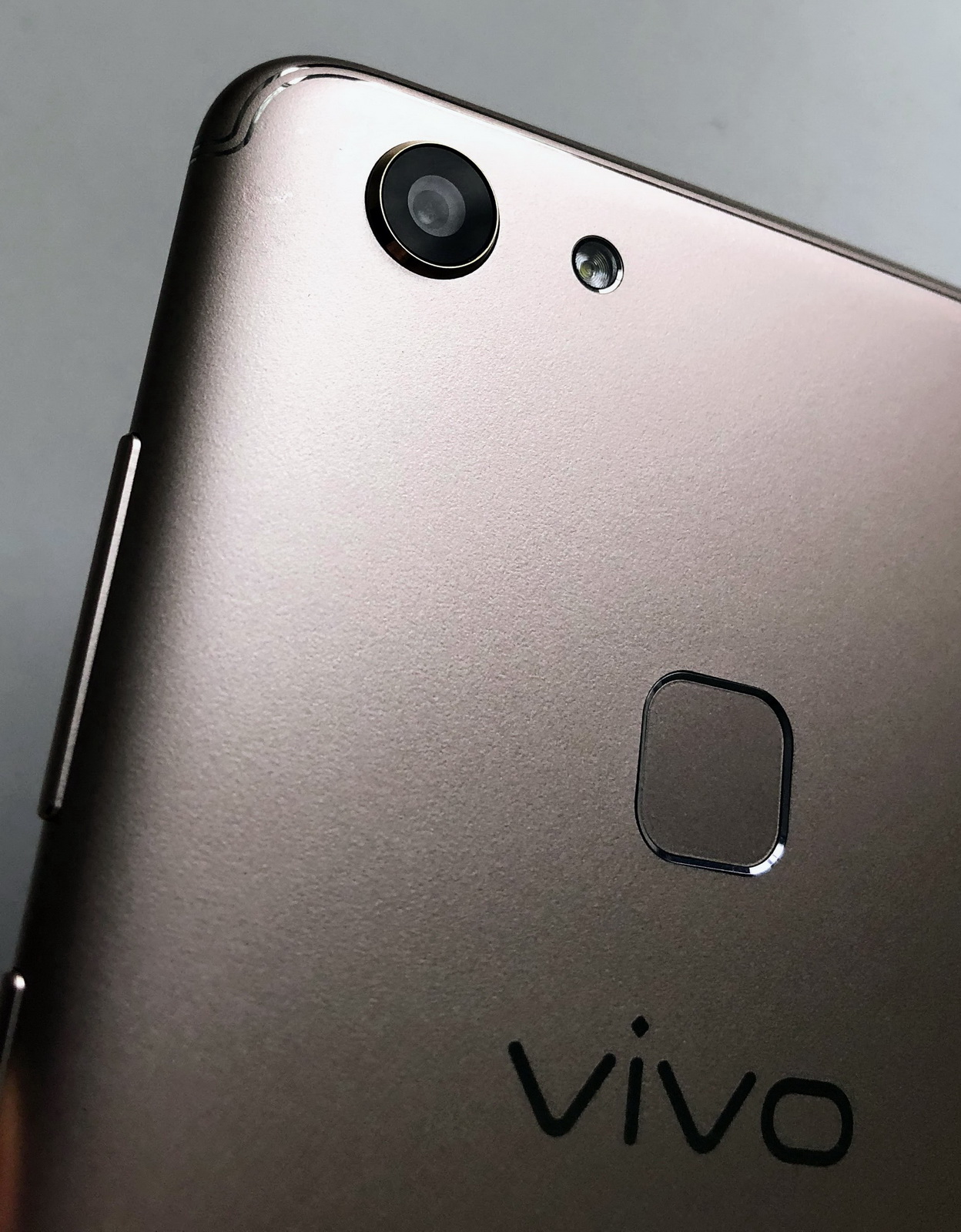 1248x1600  Обзор Vivo V7: Как стать официальным смартфоном Чемпионата мира по футболу  2018?