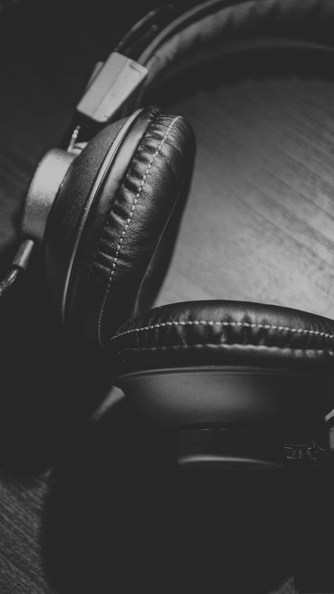 1080x1920  HTC Desire 620 Обои 100 темных фонов для мобильных Android