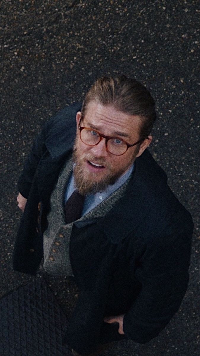 675x1200  Charlie Hunnam | Бренды мужской одежды, Стиль джентльмена, Винтажный стиль  для мужчин
