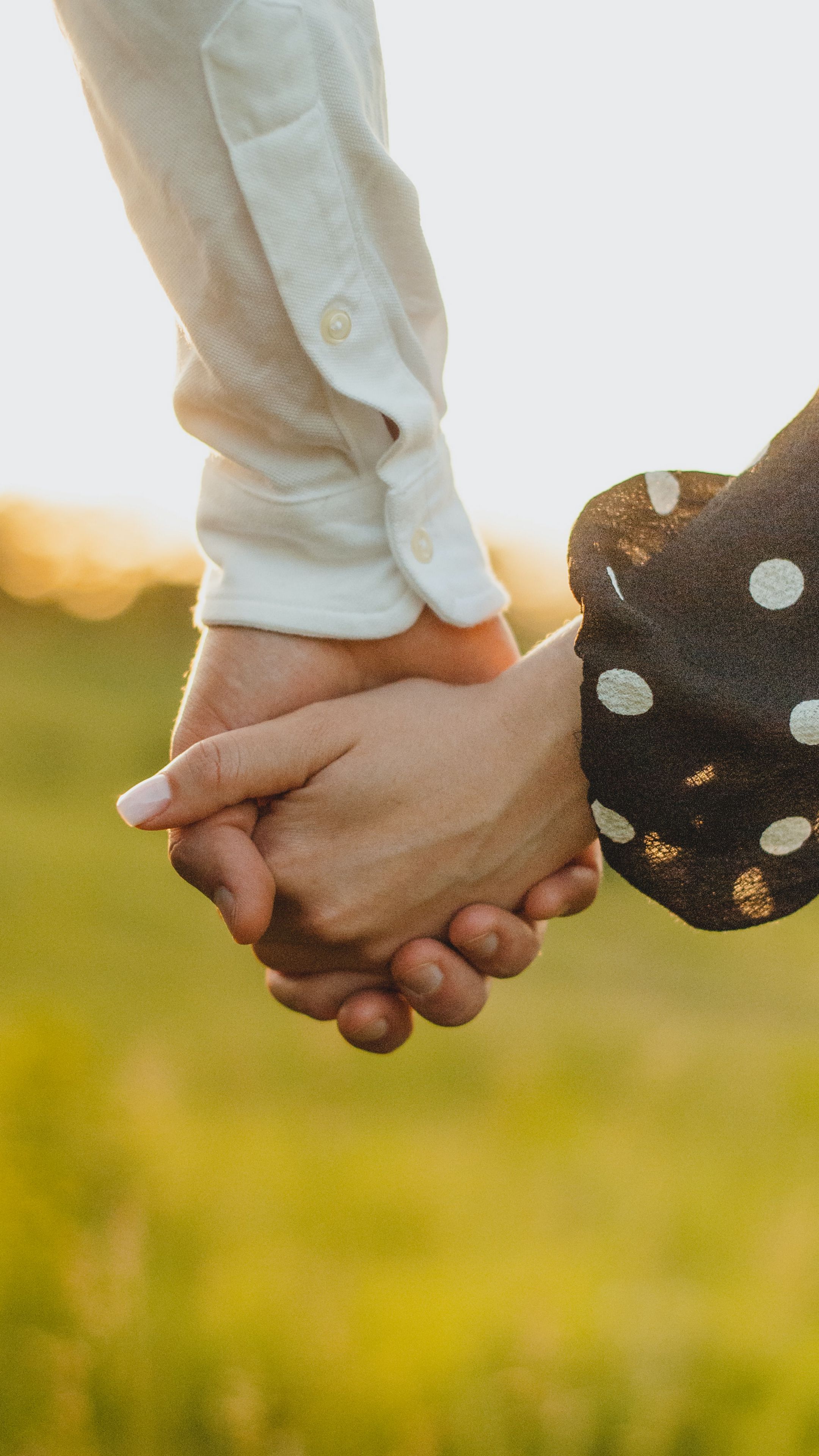 2160x3840  Скачать 2160x3840 любовь, руки, влюбленные, вместе обои, картинки samsung  galaxy s4, s5, note, sony xperia z, z1, z2, z3, htc one, lenovo vibe