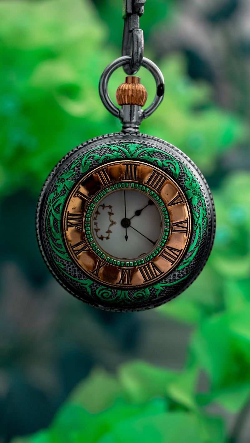 800x1420  Скачать 800x1420 часы, винтаж, время, цифры обои, картинки iphone  se/5s/5c/5 for parallax