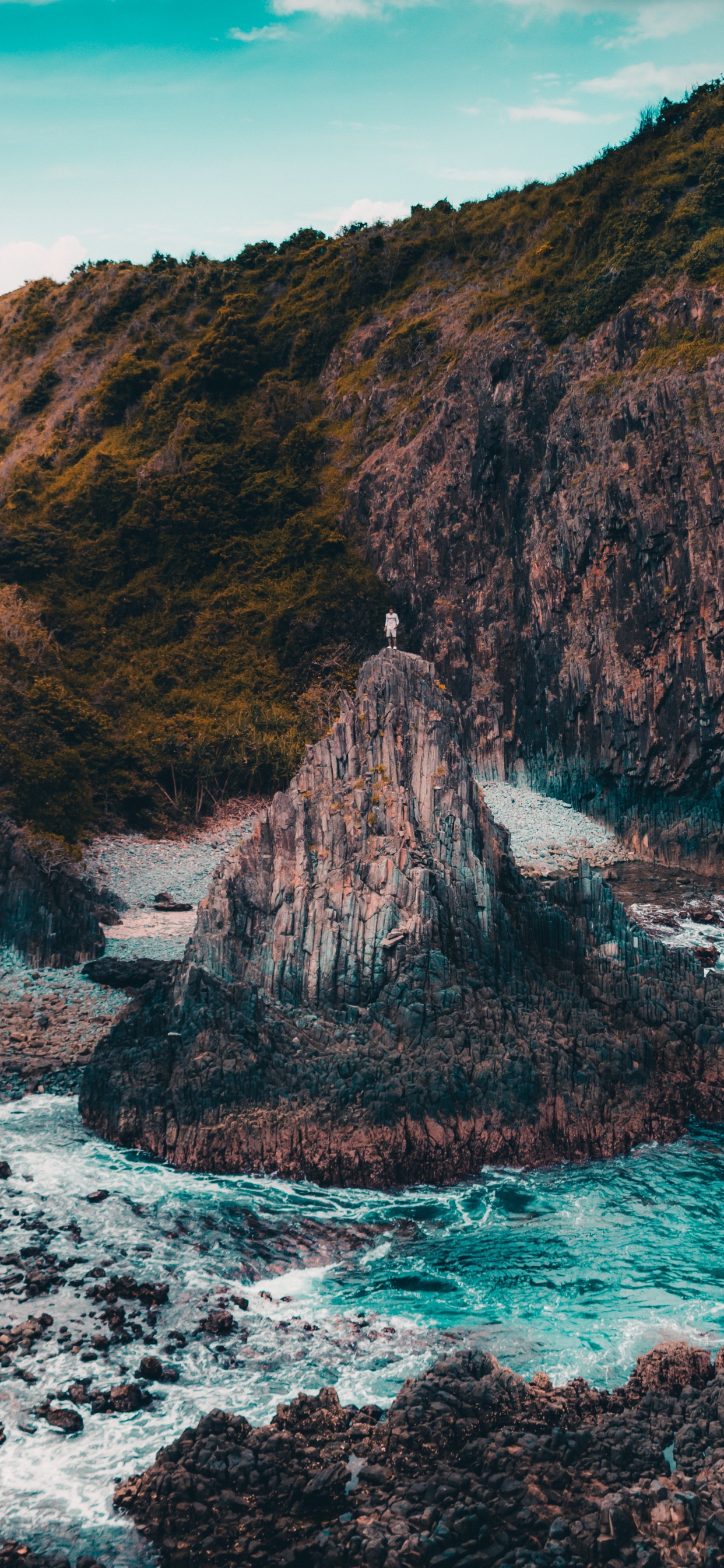 1242x2688  Обои побережье, море, вода, облако, гора для iPhone XS Max бесплатно,  заставка 1242x2688 - скачать картинки и фото