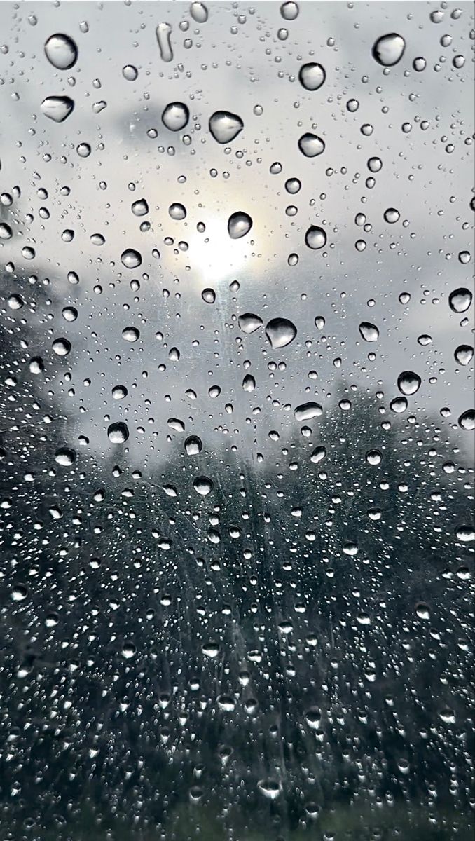 678x1200  Картинки на телефон дождь на экране (69 фото) » Картинки и статусы про  окружающий мир вокруг