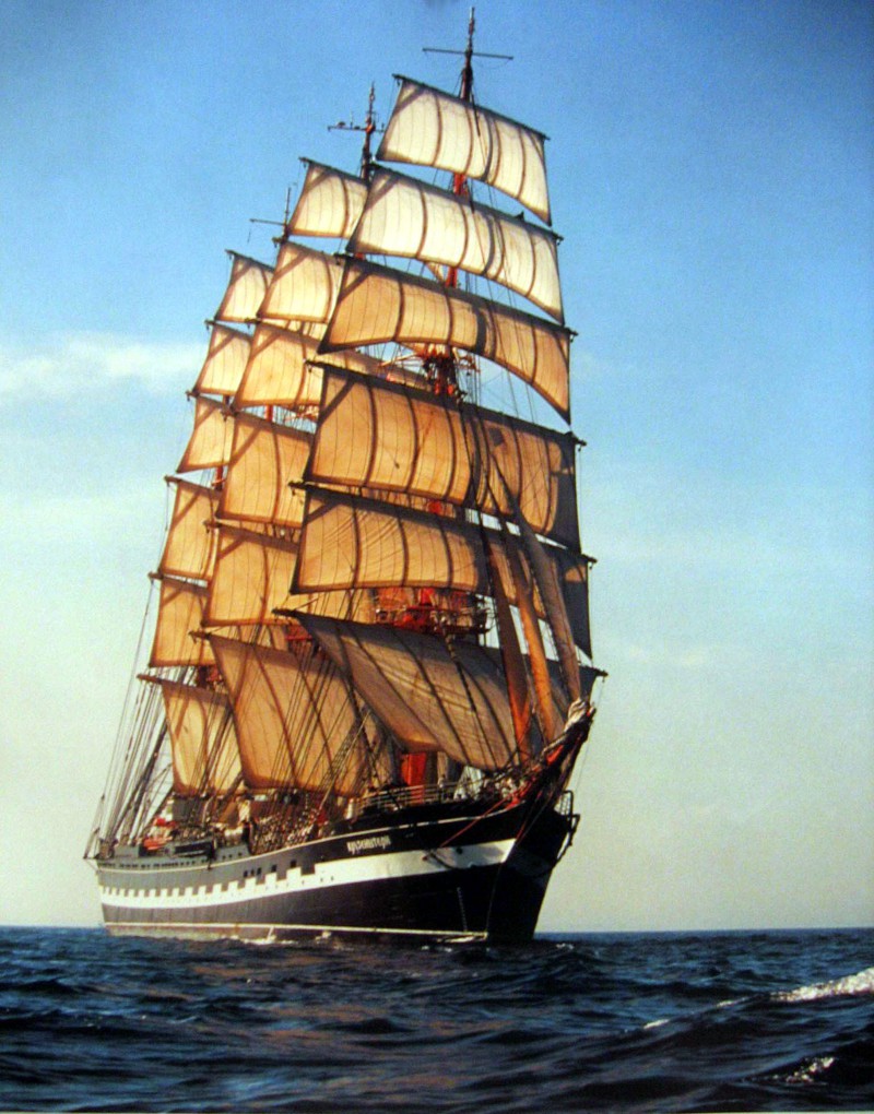 800x1020  Легендарные барки Седов и Крузенштерн