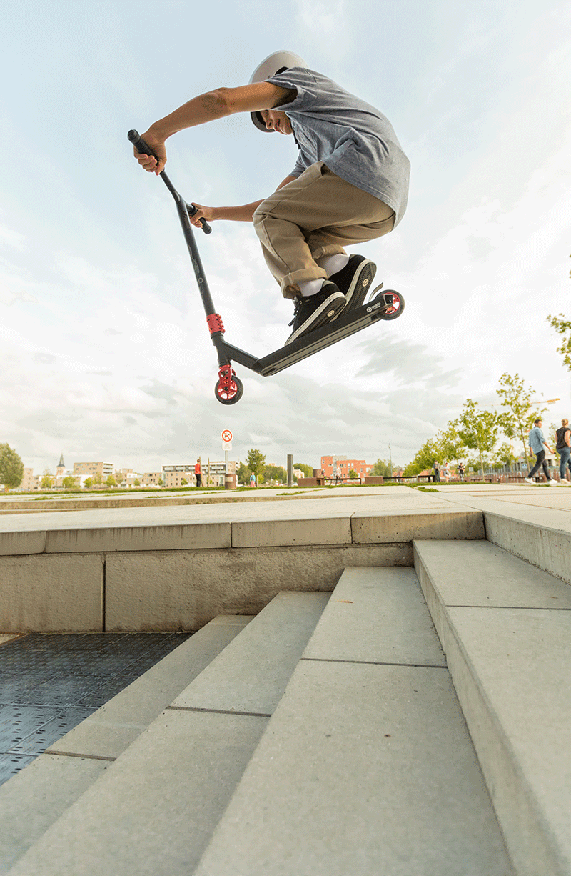 800x1226  Обои на телефон: Игрушка, Самокат, Боке, Миниатюрный, Сделано Человеком,  738797 скачать картинку бесплатно.