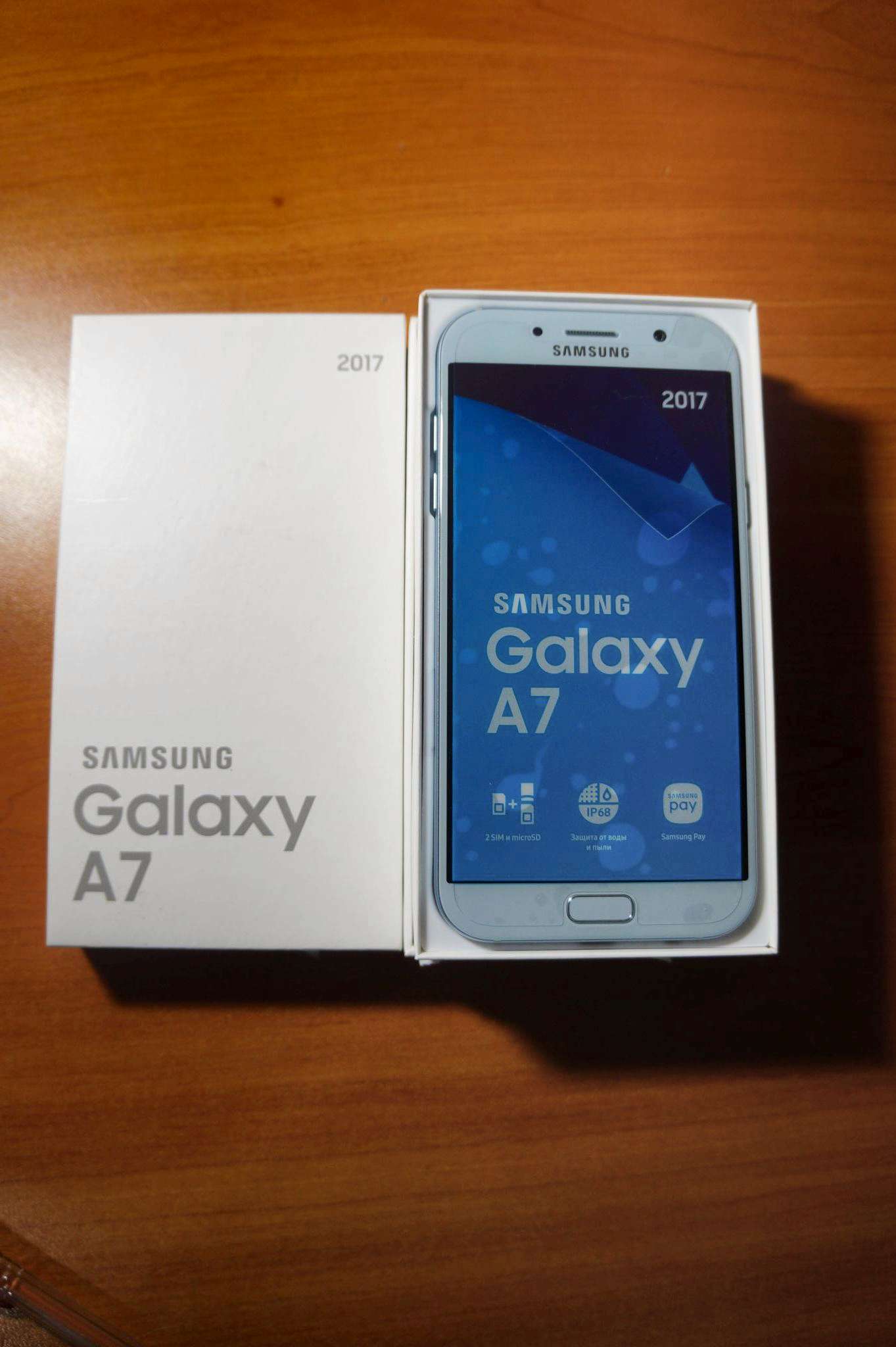 1363x2048  Купить Смартфон Samsung Galaxy A7 SM-A720F (голубой) SM-A720FZBDSER в  интернет-магазине ОНЛАЙН ТРЕЙД.РУ