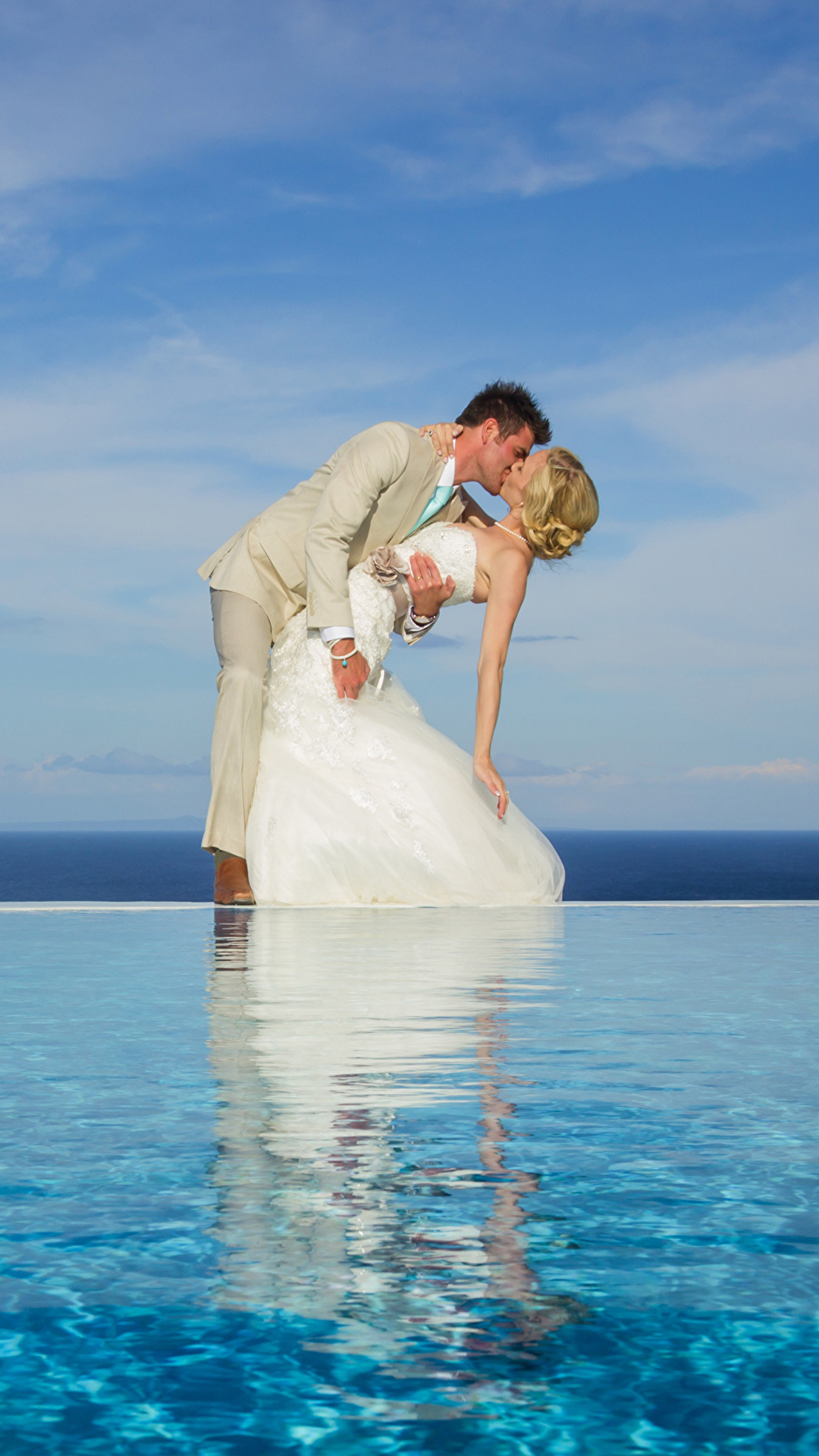 1080x1920  Обои для рабочего стола Жених невесты свадебные блондинок 1080x1920