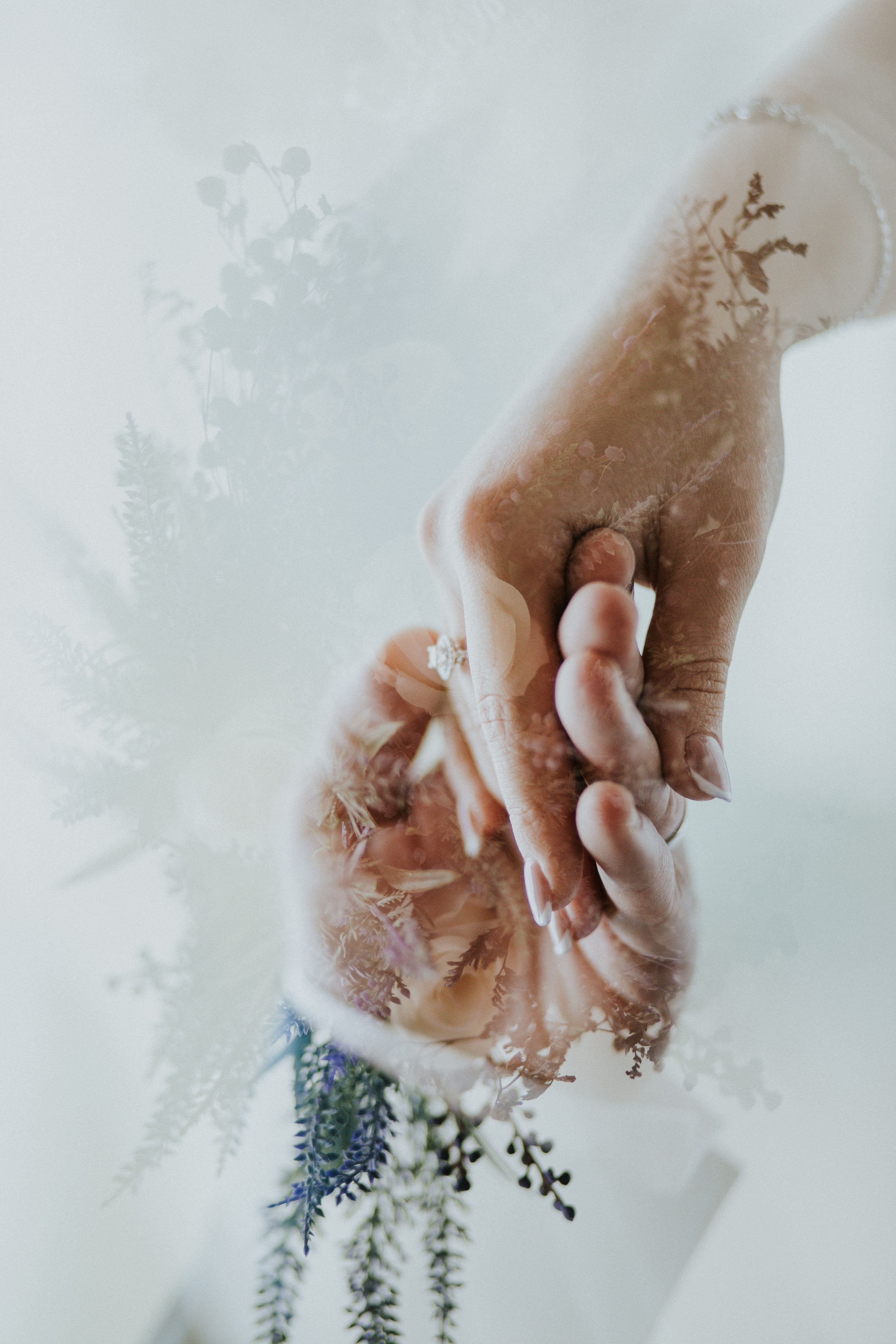 3648x5472  Обои на телефон: Свадьба, Double Exposition, Касание, Нежность, Разное,  Руки, 132625 скачать картинку бесплатно.