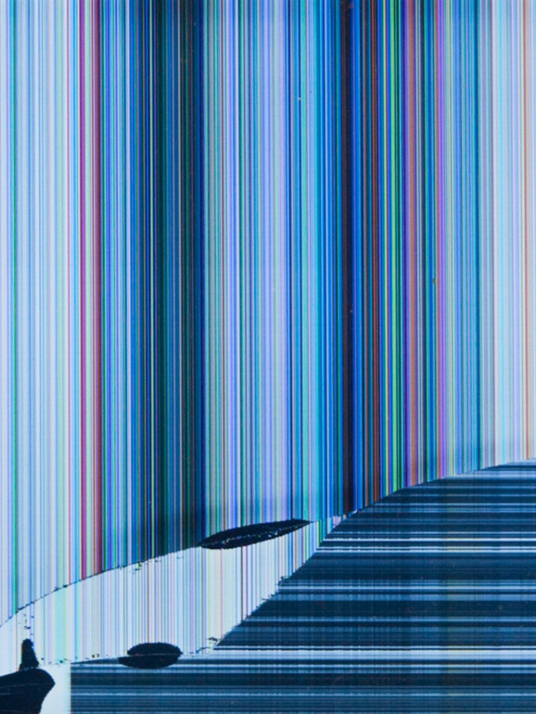 768x1024  Разбитый экран обои на телефон (25 фото)