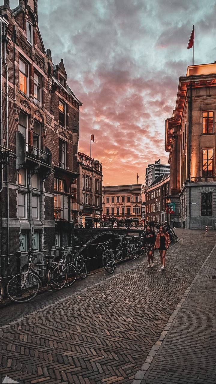720x1280  Обои на телефон 📲, [18 авг. 2021 в 21:03] #Города #Архитектура 🌃 ✓Скачать  Обои файлом в HD✓ 👧🏼Женс… | Travel aesthetic, Amsterdam photography,  Scenery wallpaper