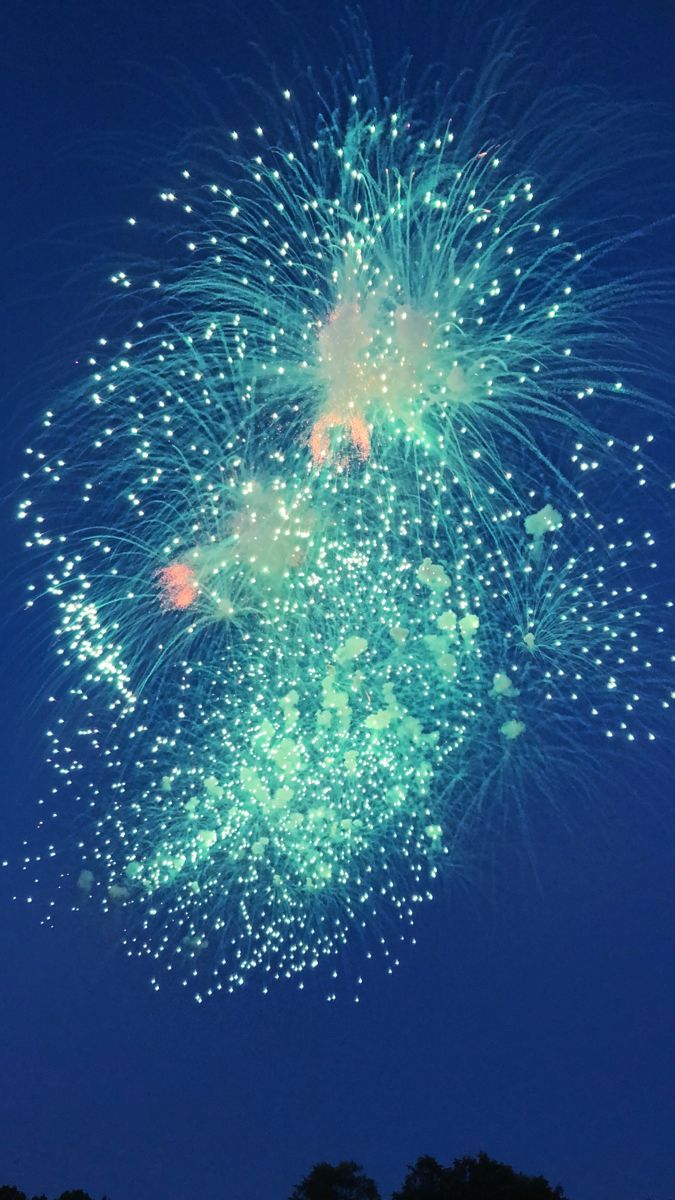 Фейерверк обои на телефон