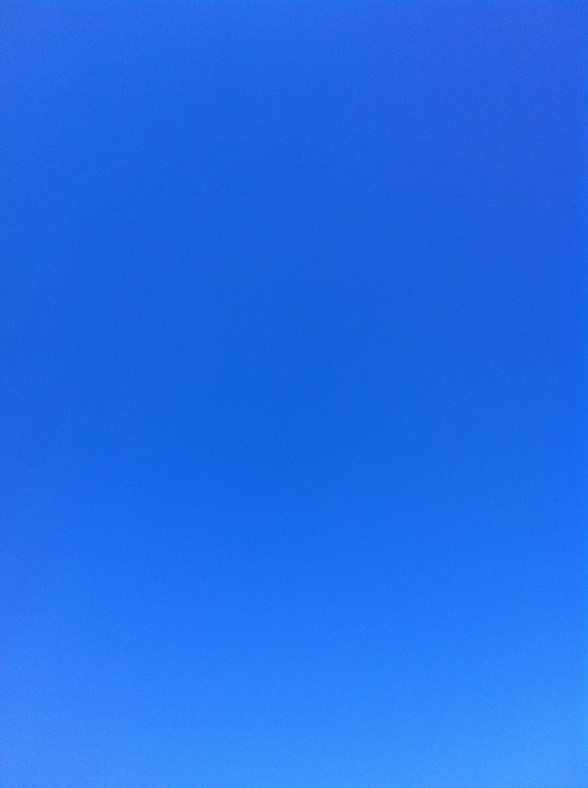 1936x2592  Голубой фон без ничего - 50 фото