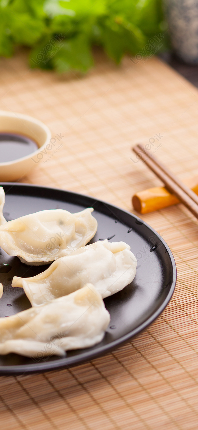 650x1407  Картинка Сметана Пельмени Кувшин Еда окна из дерева 1369x1920