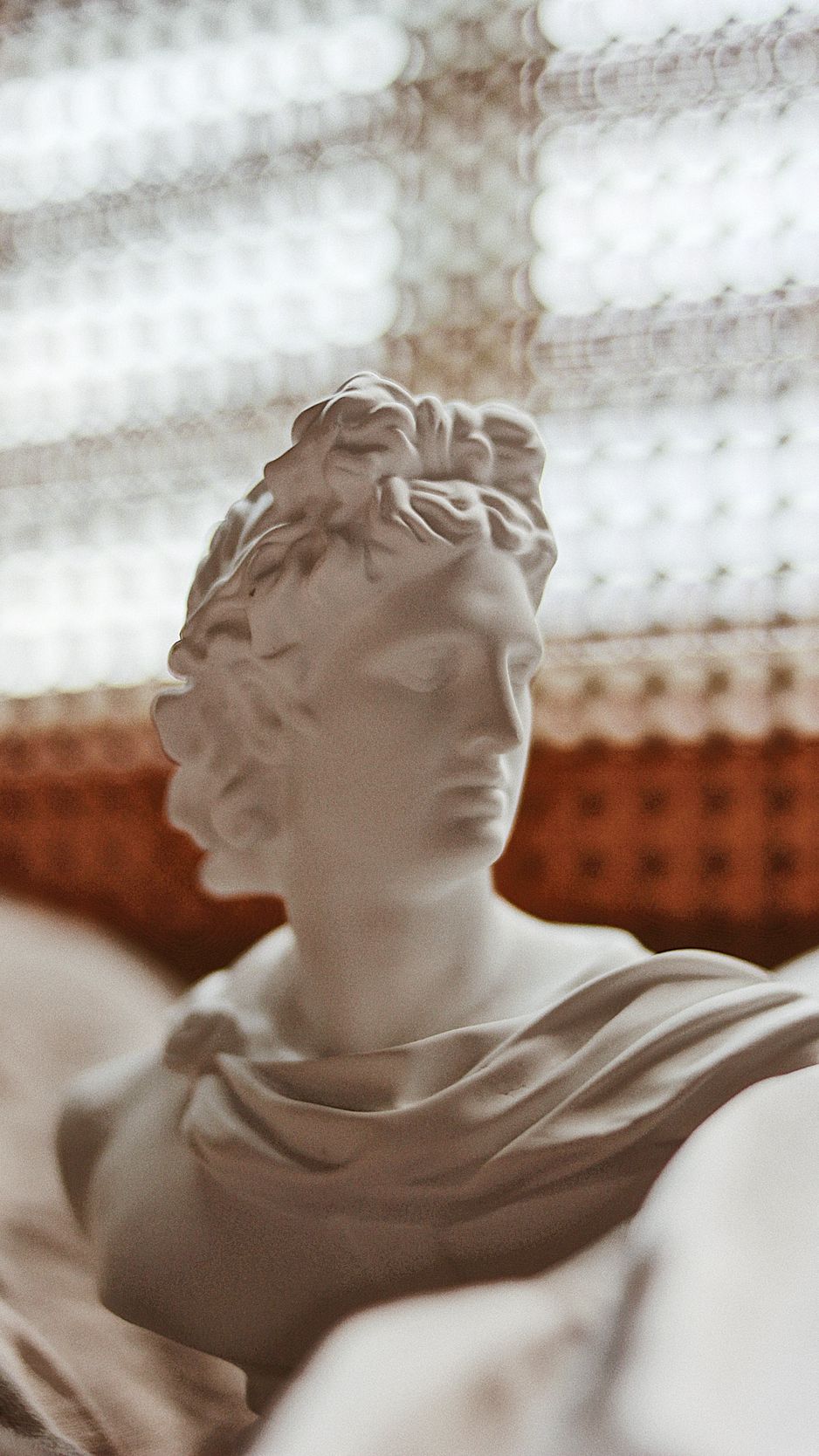 938x1668  Скачать 938x1668 бюст, скульптура, искусство, светлый обои, картинки iphone  8/7/6s/6 for parallax