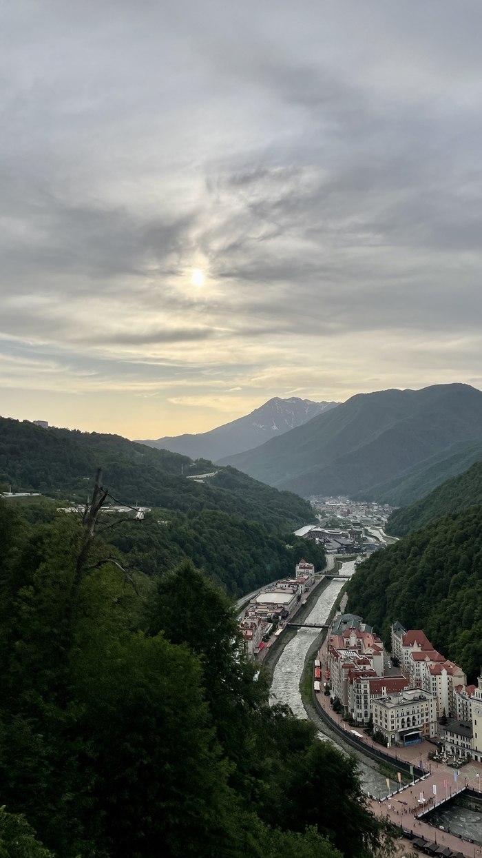 700x1245  фотограф СПБ – СОЧИ | Елена Бергман on Instagram: \"Обои на телефон  подоспели 💗. Февральские закаты в Сочи – это любовь!\"