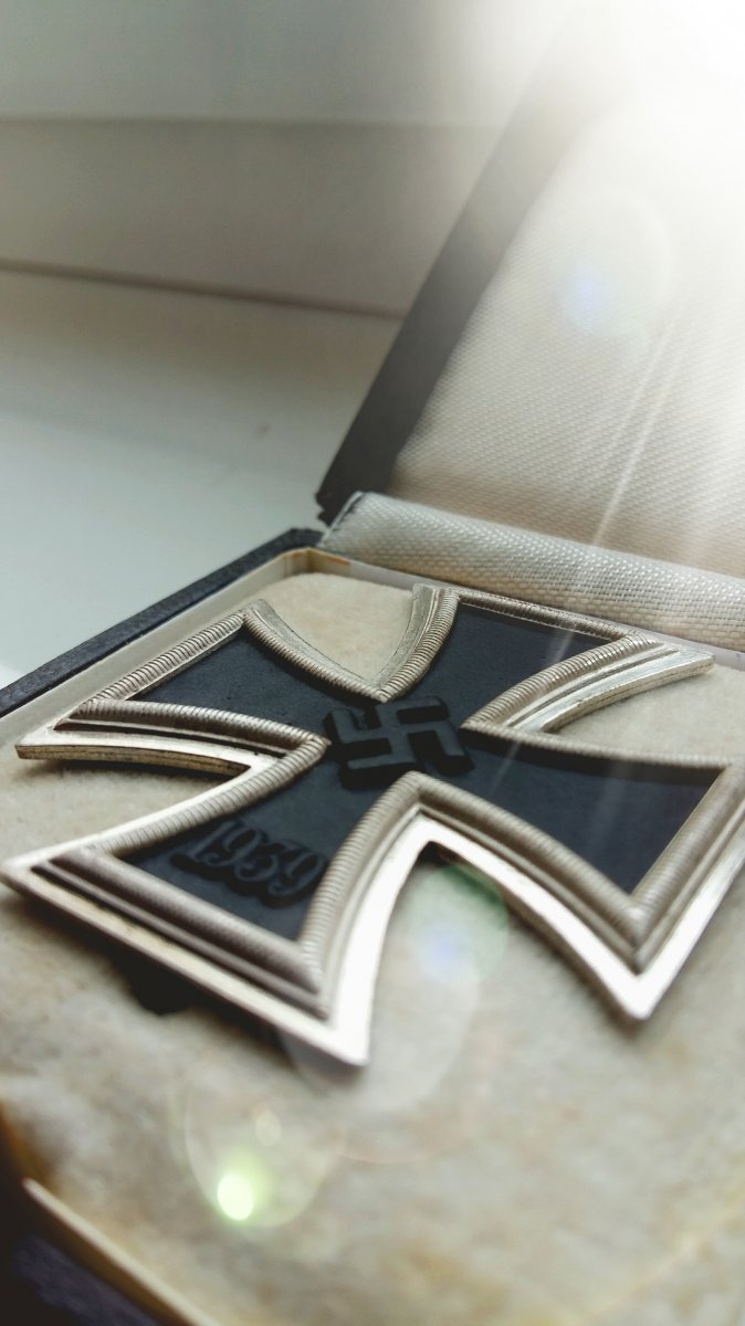 674x1200  обои parabellum, крестов и медалей третьего рейха | REIBERT.info