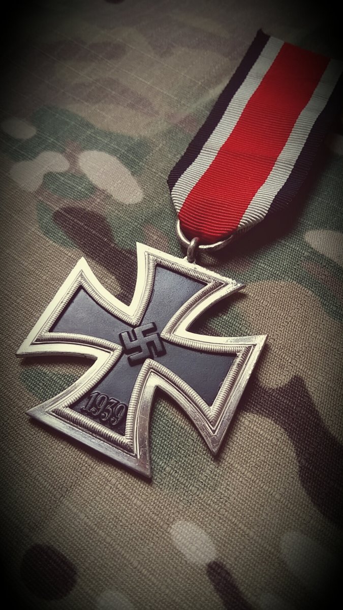 675x1200  обои parabellum, крестов и медалей третьего рейха | REIBERT.info