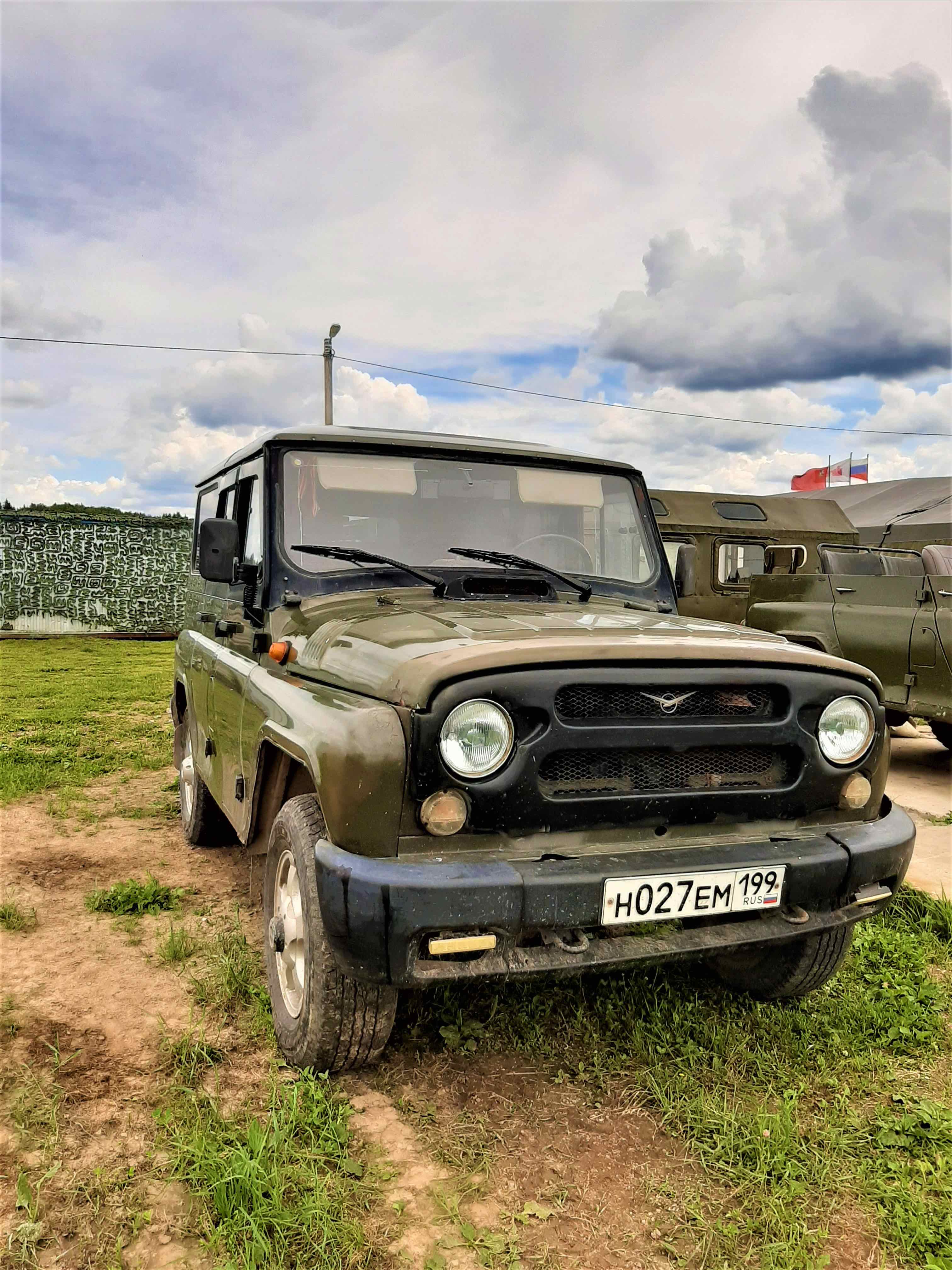 3024x4032  Военный тур на УАЗ-469
