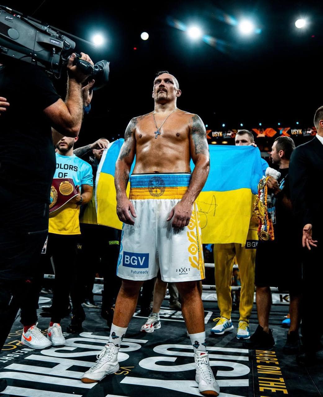 1041x1280  Спортивные итоги-2022: Золотой Мудрик, Усик - король ринга и возвращение  Свитолиной - Новости на KP.UA