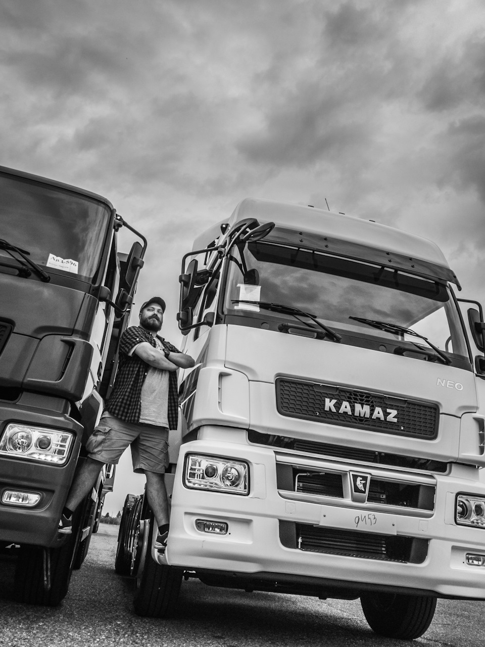 960x1280  Скачать картинку Фура в рейсе бесплатно