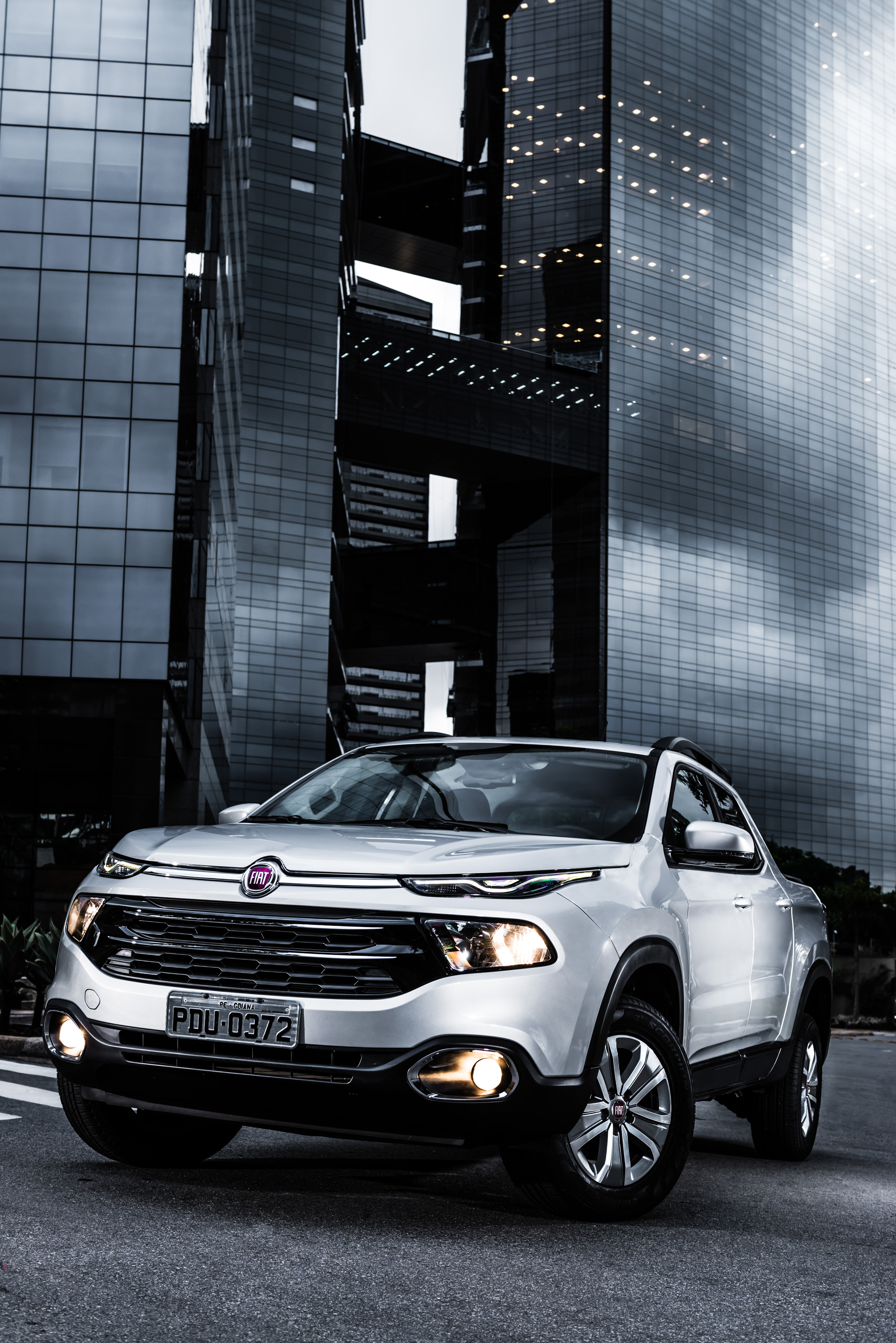 3337x5000  Загрузите официальные обои iOS 15 для iPhone | Живые обои iphone, стоковые обои, Apple обои