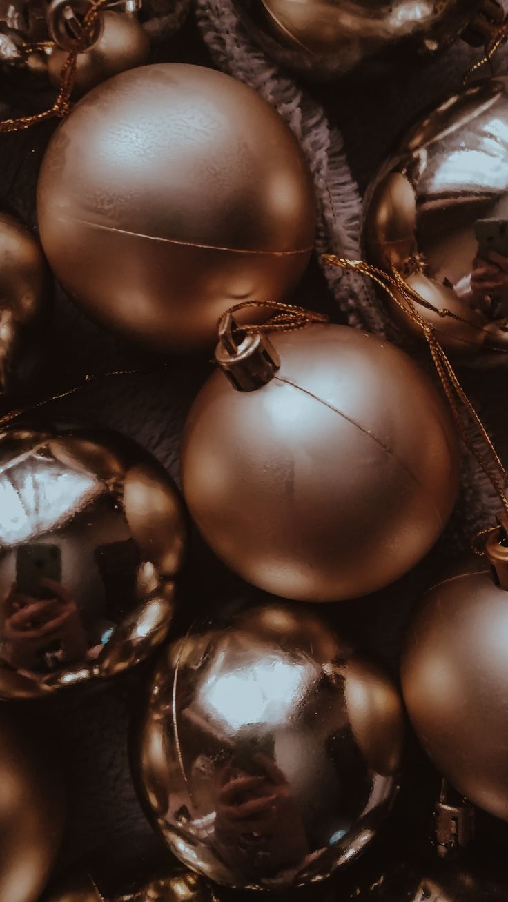 736x1308  wallpaper iPhone / winter / happy new year / Christmas / обои на телефон /  фон телефона / background | Instagram, Pearl earrings, Pearls