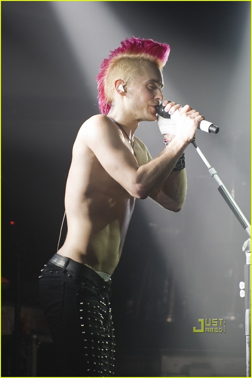 815x1222  Джаред Лето без рубашки: 30 секунд до марсианского концерта! - Джаред Лето фото (11689790) - Fanpop