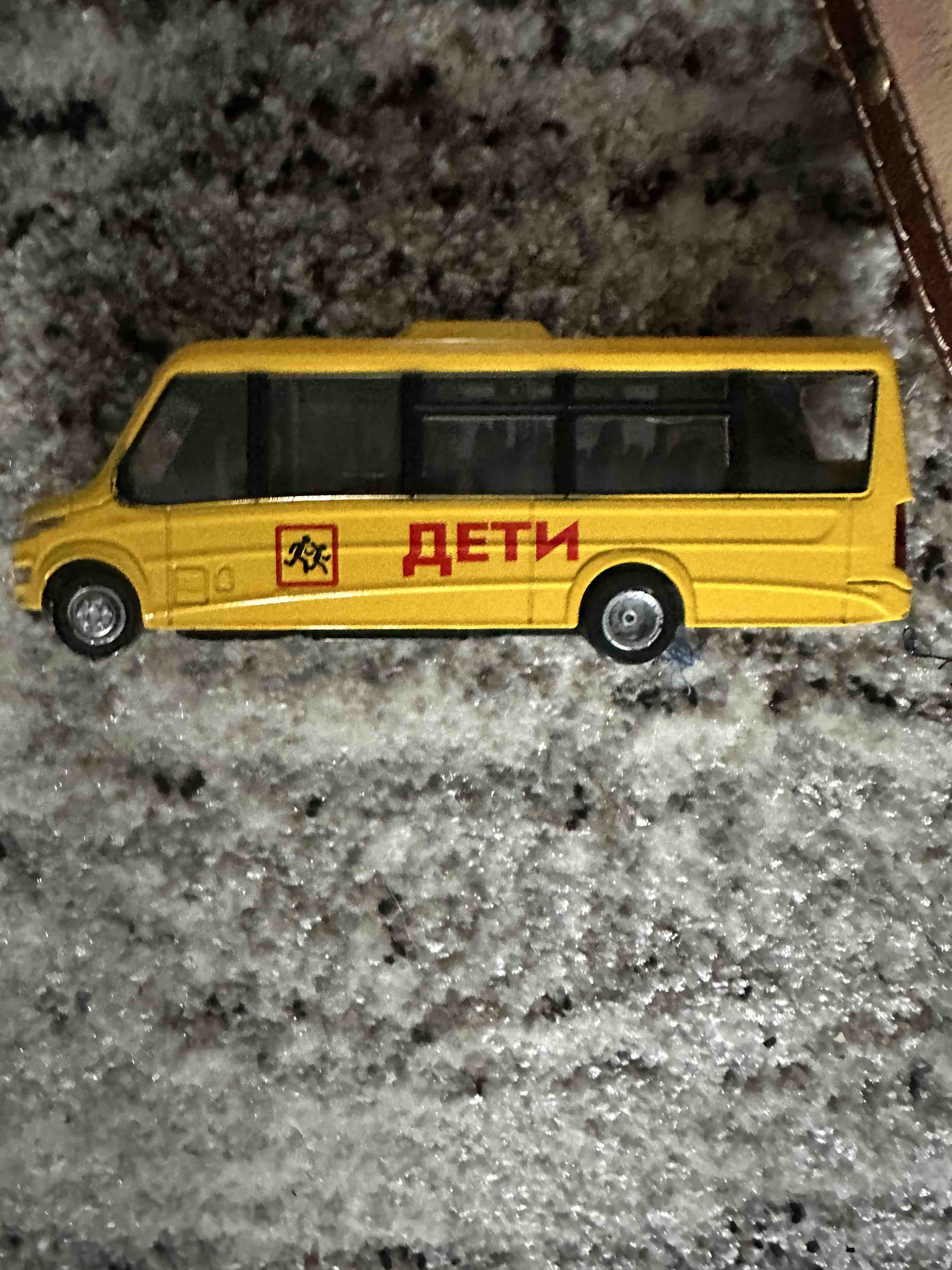 3024x4032  Машина Технопарк АВТОБУС IVECO DAILY VSN-700 ДЕТИ 15см, 313541 - купить в  MimoPlay, цена на Мегамаркет