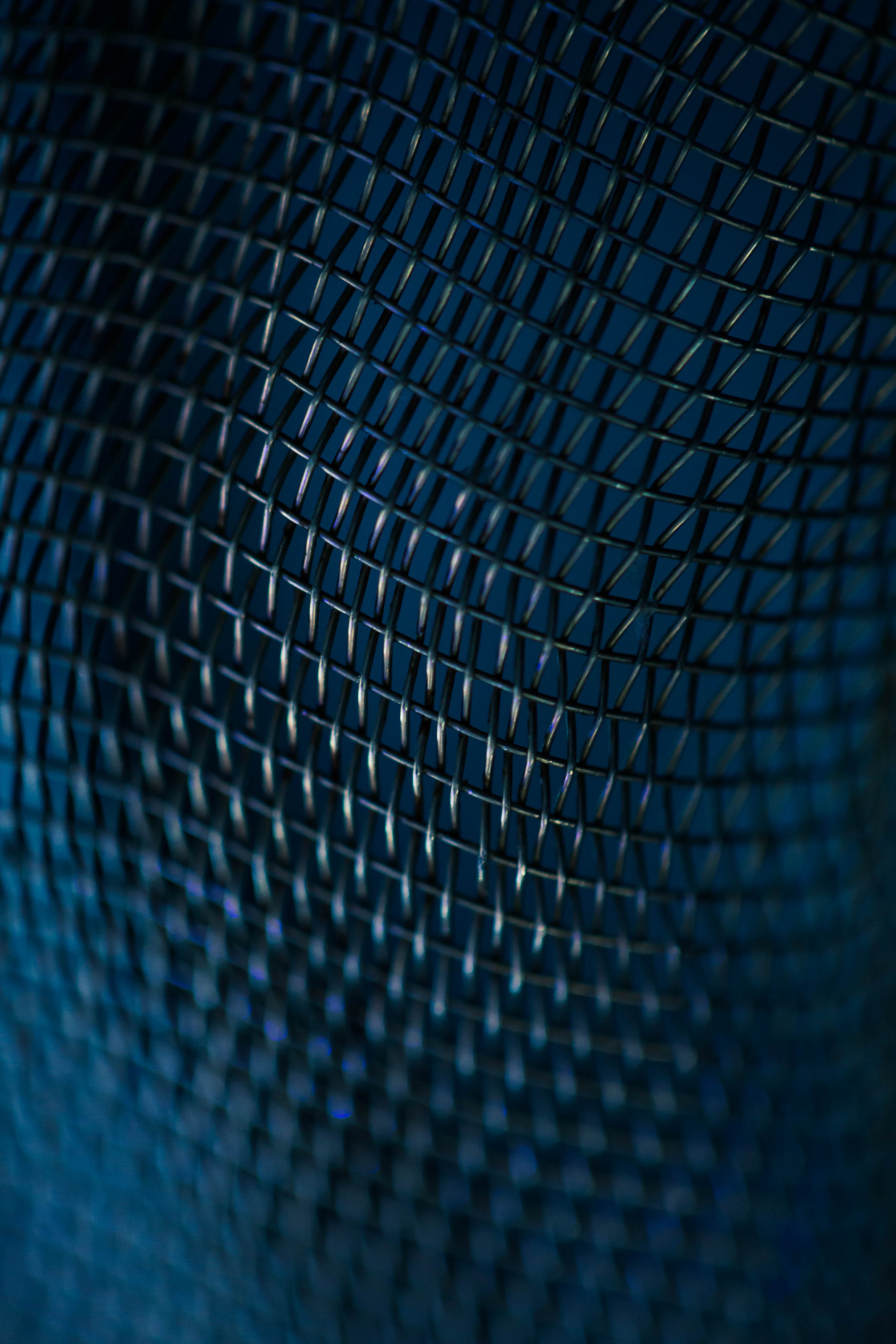 2733x4100  Обои на телефон: Текстуры, Сетка, Синий, Металл, Поверхность, Текстура,  79969 скачать картинку бесплатно.