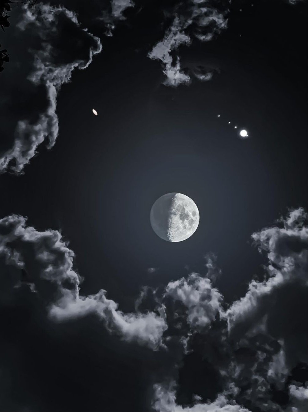 1008x1346  Обычная Луна - 68 фото