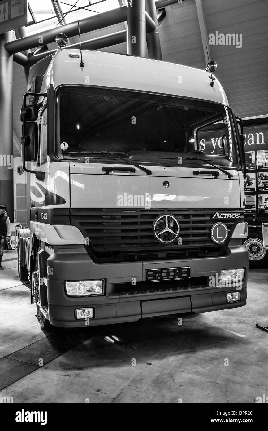 866x1390  Обои грузовик | Грузовики, Грузовики Volvo, Транспорт