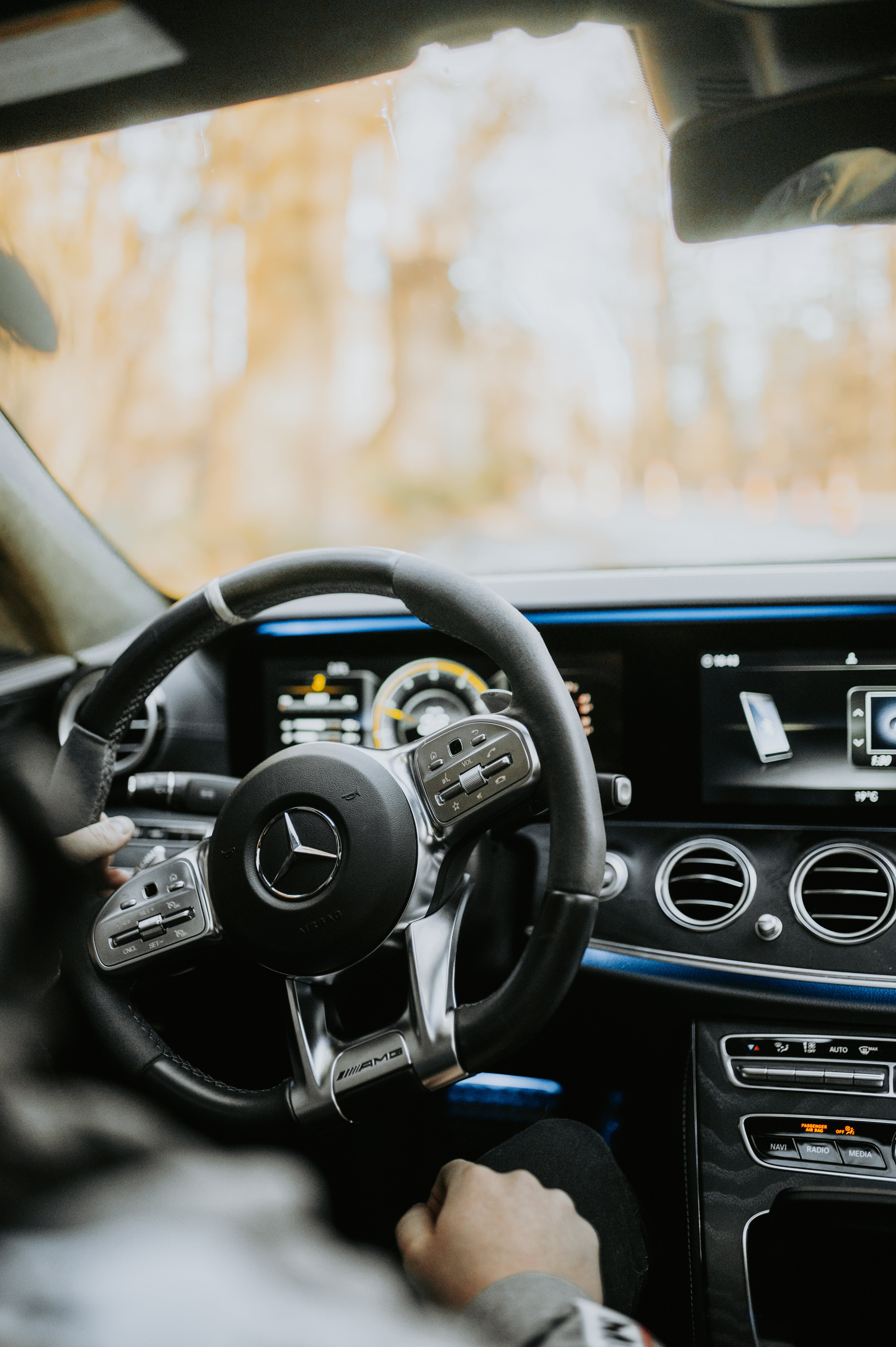 4024x6048  Обои Mercedes Benz SLS AMG для iPhone — Пещера обоев