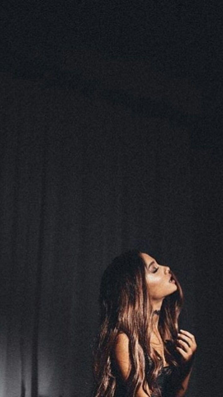720x1280  Pin by Betta Benedetti on Ariana grande♡♡ | Ariana grande photoshoot, Ariana  grande photos, Ariana grande background