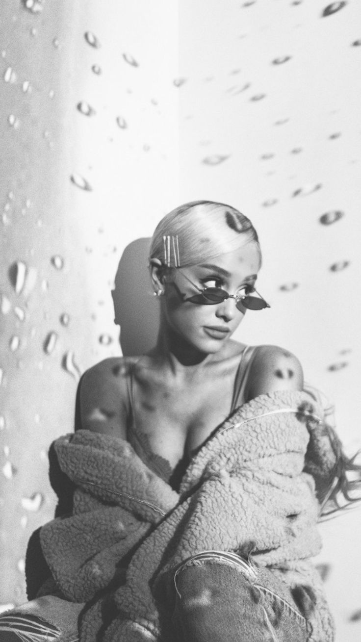 736x1309  Pin by Genesis🥀 on AG♡ | Ariana grande wallpaper, Ariana grande  background, Ariana