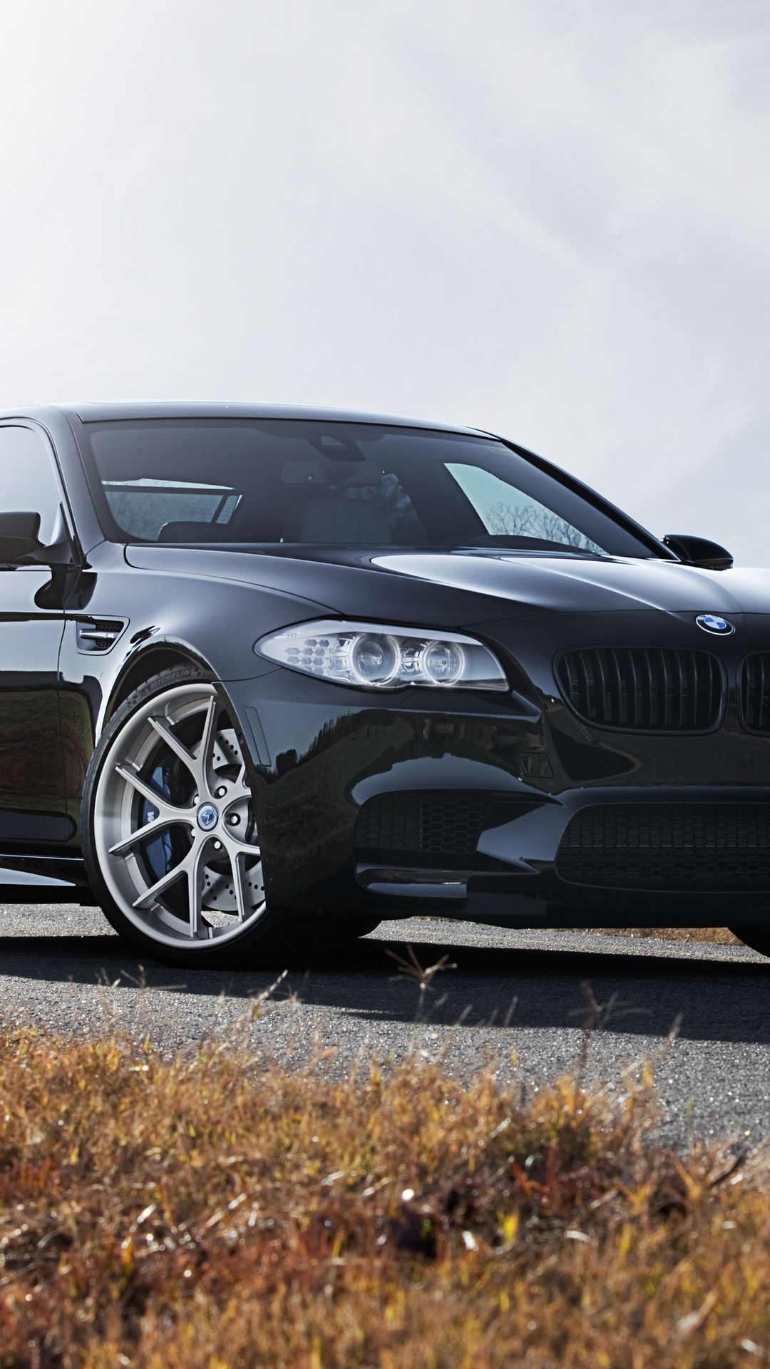 1080x1920  Скачать 1080x1920 f10, m5, black, чёрный, bmw, бмв, вид спереди обои,  картинки samsung galaxy s4, s5, note, sony xperia z, z1, z2, z3, htc one,  lenovo vibe