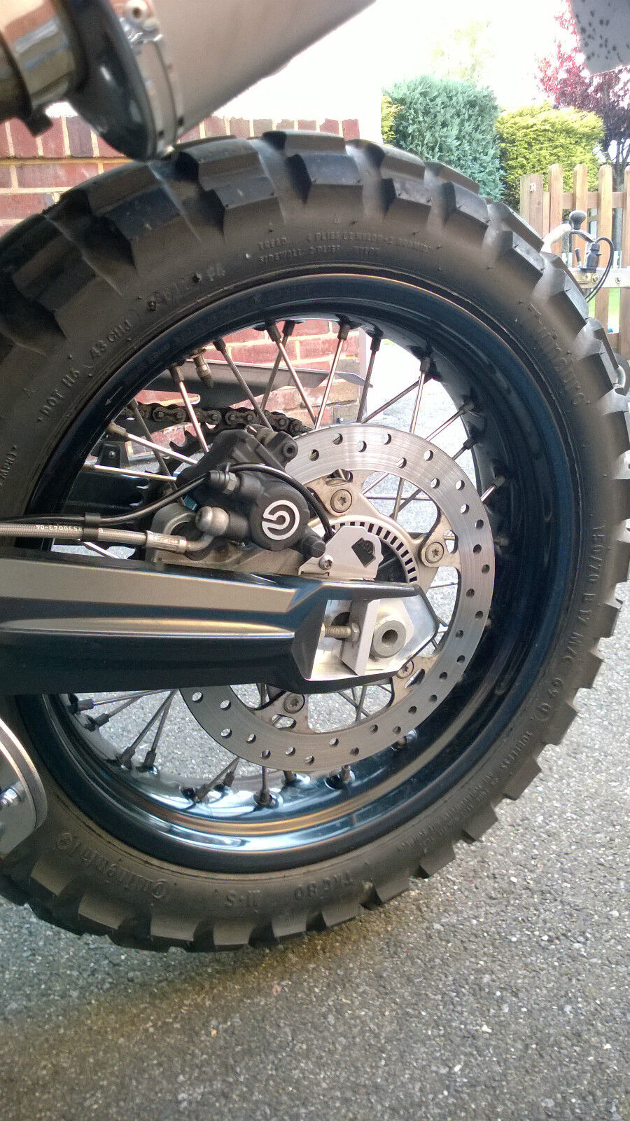 900x1600  Обзор выхлопной системы Akrapovic Slip-On для BMW F700GS/F800GS - YouMotorcycle