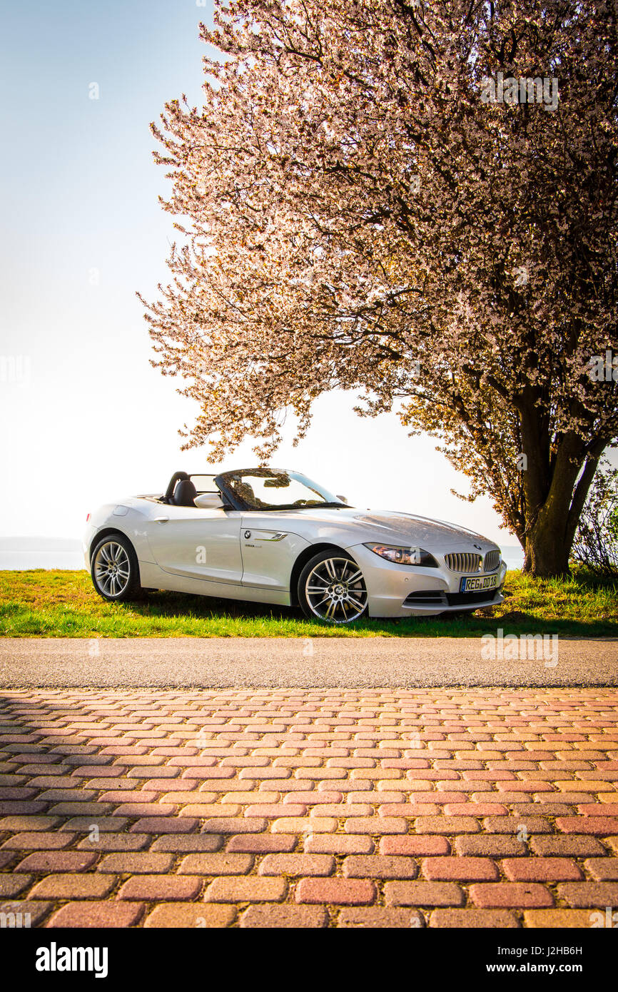 866x1390  HD обои BMW M4 | Пикпикселей