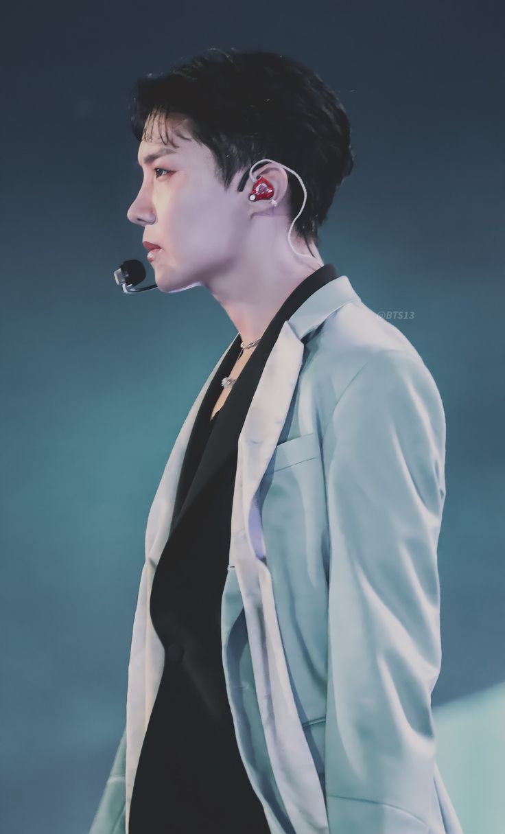 736x1215  JHOPE ОБОИ HD [КОНЦЕРТ BTS 2022 PTD] | Джей-Хоуп, Концерт, Бантан